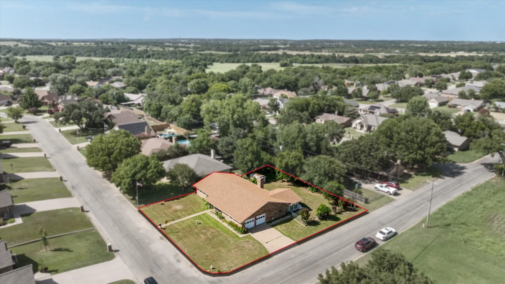 Single Family Residence For Sale in Erath County , 501 Moonlight Trail, Stephenville, Texas 76401, 3 Bedroom, 2 Bathroom, 2 Garage spaces, 2,094 Sqft, built in 1980, mls#21313332, Real Estate Agent in Stephenville, Homes For Sale in Erath county, Homes For Sale in Stephenville, Realtor in Stephenville Texas, Real Estate Brokerage Independent Realty Texas, Luminita Cordes Realtor