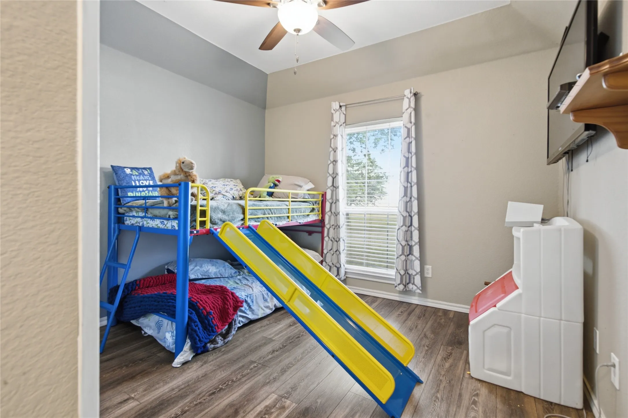 Single Family Residence For Sale in Hood County , 8116 Clearview Court, Cresson, Texas 76035, 3 Bedroom, 2 Bathroom, 2 Garage spaces, 1,503 Sqft, built in 2002, mls#21310888, Real Estate Agent in Cresson, Homes For Sale in Hood county, Homes For Sale in Cresson, Realtor in Cresson Texas, Real Estate Brokerage Independent Realty Texas, Luminita Cordes Realtor