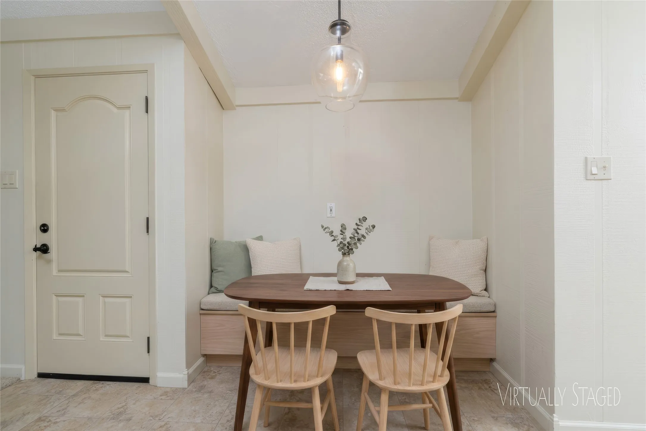 Single Family Residence For Sale in Tarrant County , 1710 Park Hill Drive, Arlington, Texas 76012, 3 Bedroom, 2 Bathroom, 2 Garage spaces, 1,764 Sqft, built in 1967, mls#21308497, Real Estate Agent in Arlington, Homes For Sale in Tarrant county, Homes For Sale in Arlington, Realtor in Arlington Texas, Real Estate Brokerage Independent Realty Texas, Luminita Cordes Realtor