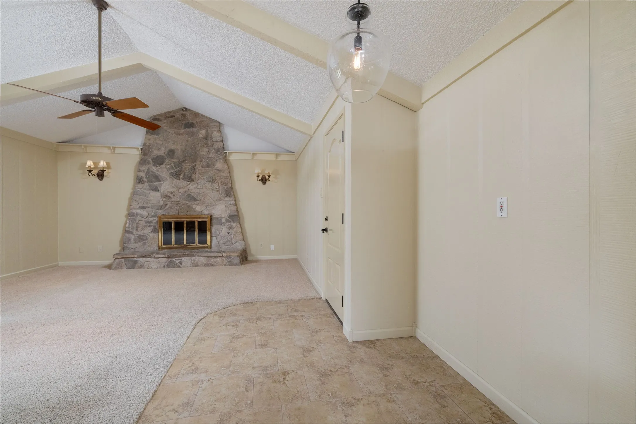 Single Family Residence For Sale in Tarrant County , 1710 Park Hill Drive, Arlington, Texas 76012, 3 Bedroom, 2 Bathroom, 2 Garage spaces, 1,764 Sqft, built in 1967, mls#21308497, Real Estate Agent in Arlington, Homes For Sale in Tarrant county, Homes For Sale in Arlington, Realtor in Arlington Texas, Real Estate Brokerage Independent Realty Texas, Luminita Cordes Realtor