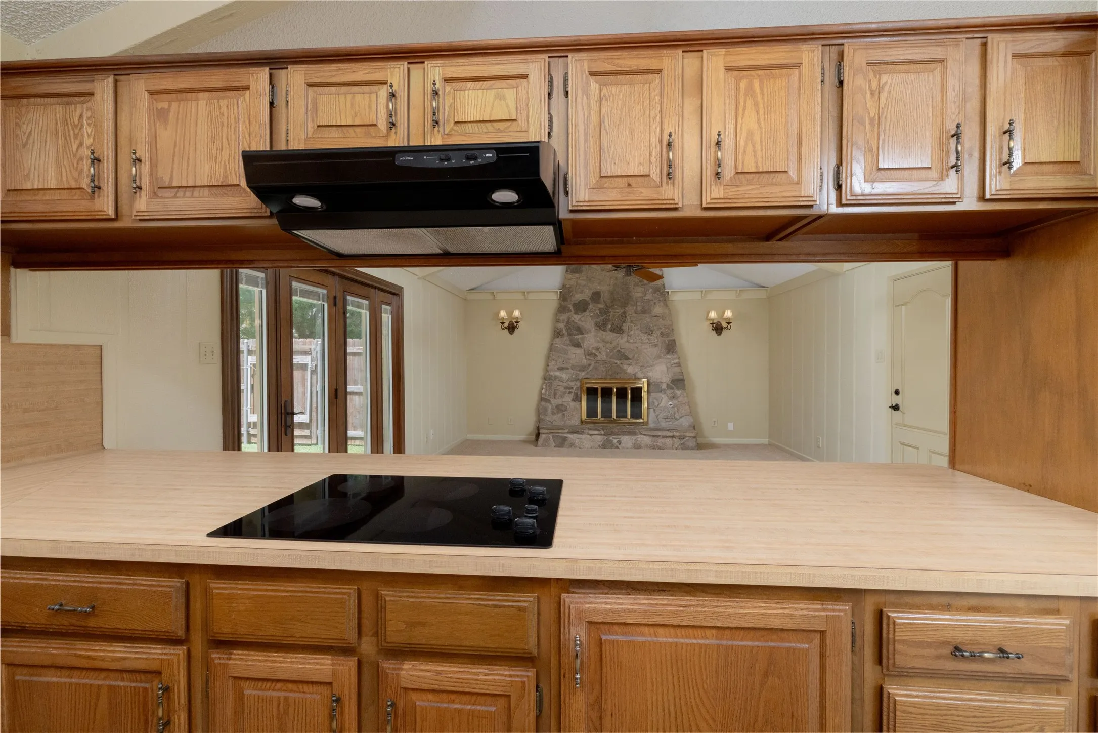 Single Family Residence For Sale in Tarrant County , 1710 Park Hill Drive, Arlington, Texas 76012, 3 Bedroom, 2 Bathroom, 2 Garage spaces, 1,764 Sqft, built in 1967, mls#21308497, Real Estate Agent in Arlington, Homes For Sale in Tarrant county, Homes For Sale in Arlington, Realtor in Arlington Texas, Real Estate Brokerage Independent Realty Texas, Luminita Cordes Realtor