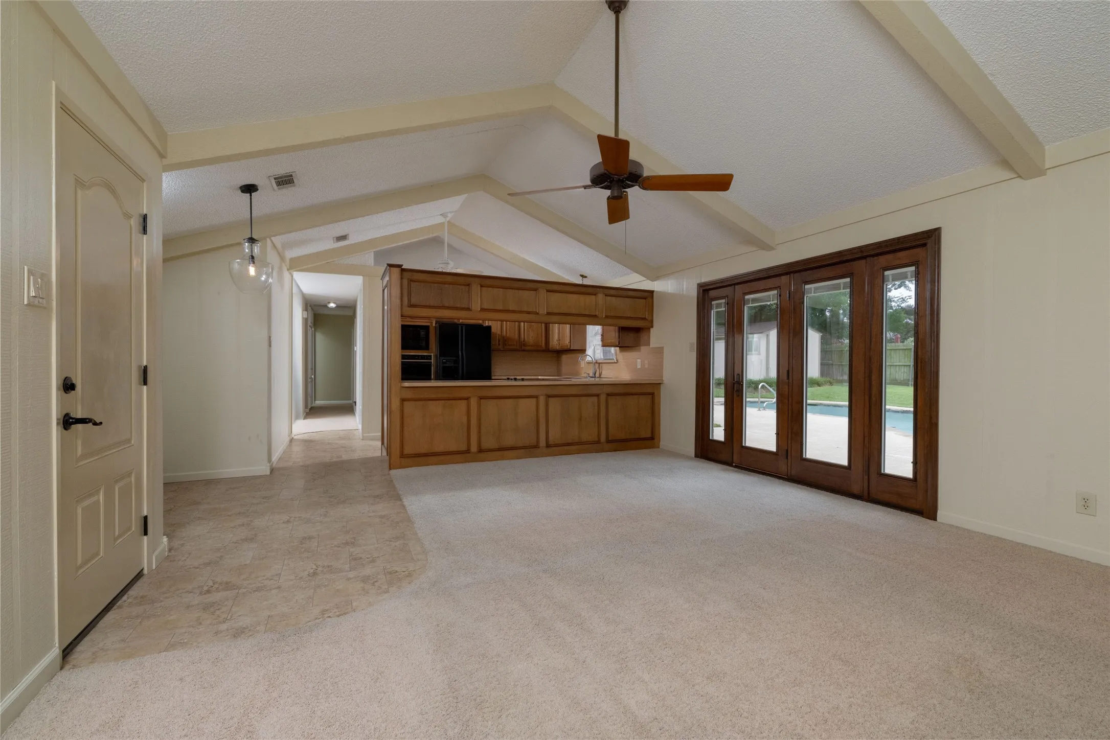 Single Family Residence For Sale in Tarrant County , 1710 Park Hill Drive, Arlington, Texas 76012, 3 Bedroom, 2 Bathroom, 2 Garage spaces, 1,764 Sqft, built in 1967, mls#21308497, Real Estate Agent in Arlington, Homes For Sale in Tarrant county, Homes For Sale in Arlington, Realtor in Arlington Texas, Real Estate Brokerage Independent Realty Texas, Luminita Cordes Realtor