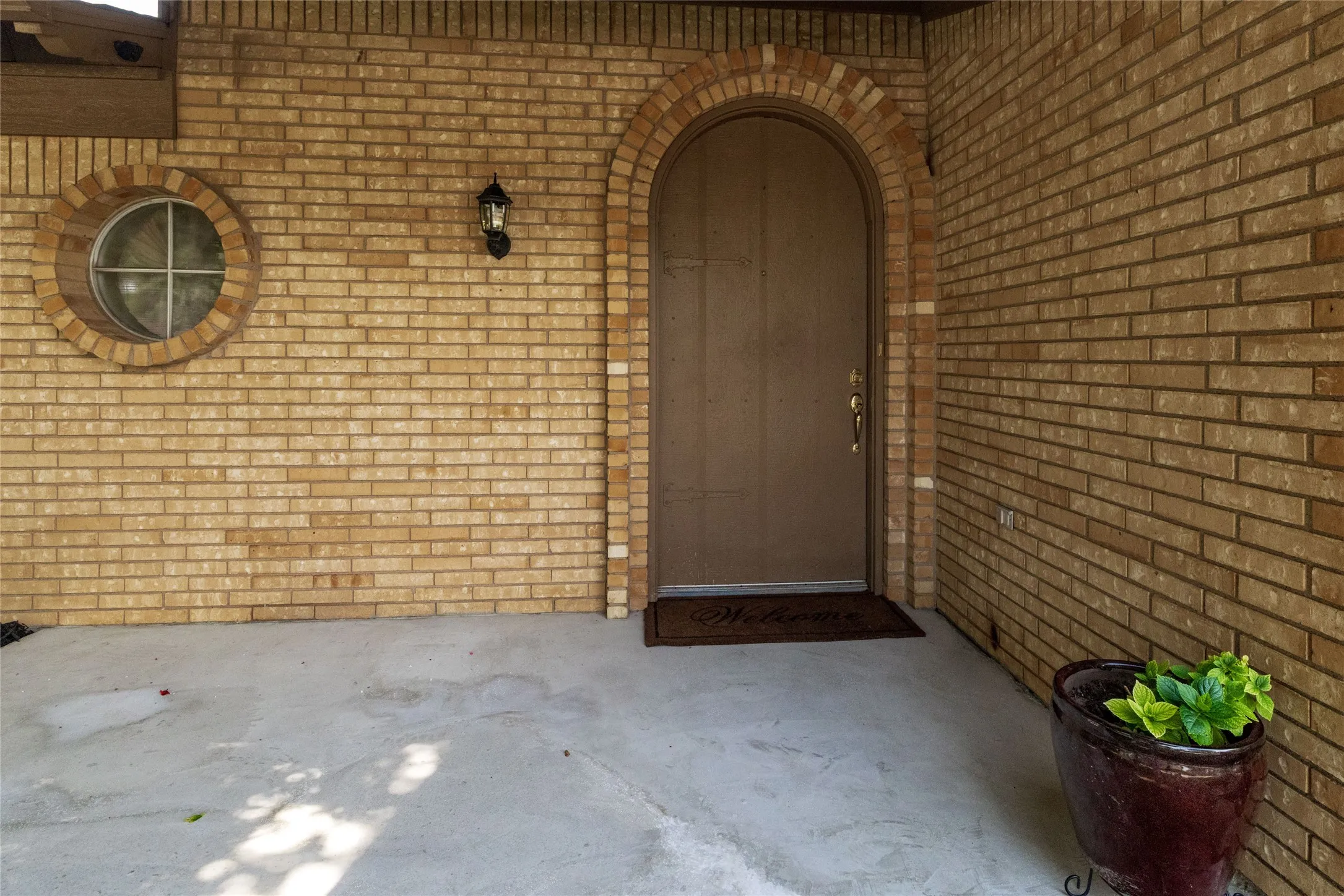 Single Family Residence For Sale in Tarrant County , 1710 Park Hill Drive, Arlington, Texas 76012, 3 Bedroom, 2 Bathroom, 2 Garage spaces, 1,764 Sqft, built in 1967, mls#21308497, Real Estate Agent in Arlington, Homes For Sale in Tarrant county, Homes For Sale in Arlington, Realtor in Arlington Texas, Real Estate Brokerage Independent Realty Texas, Luminita Cordes Realtor
