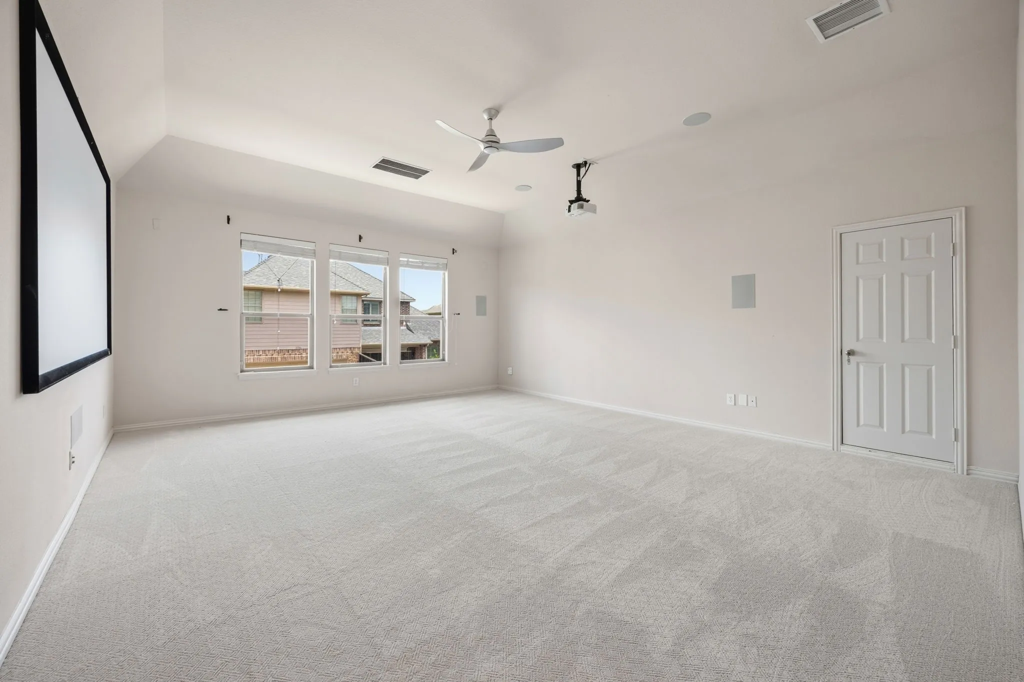 Loft- media or game room or Teen's suite!