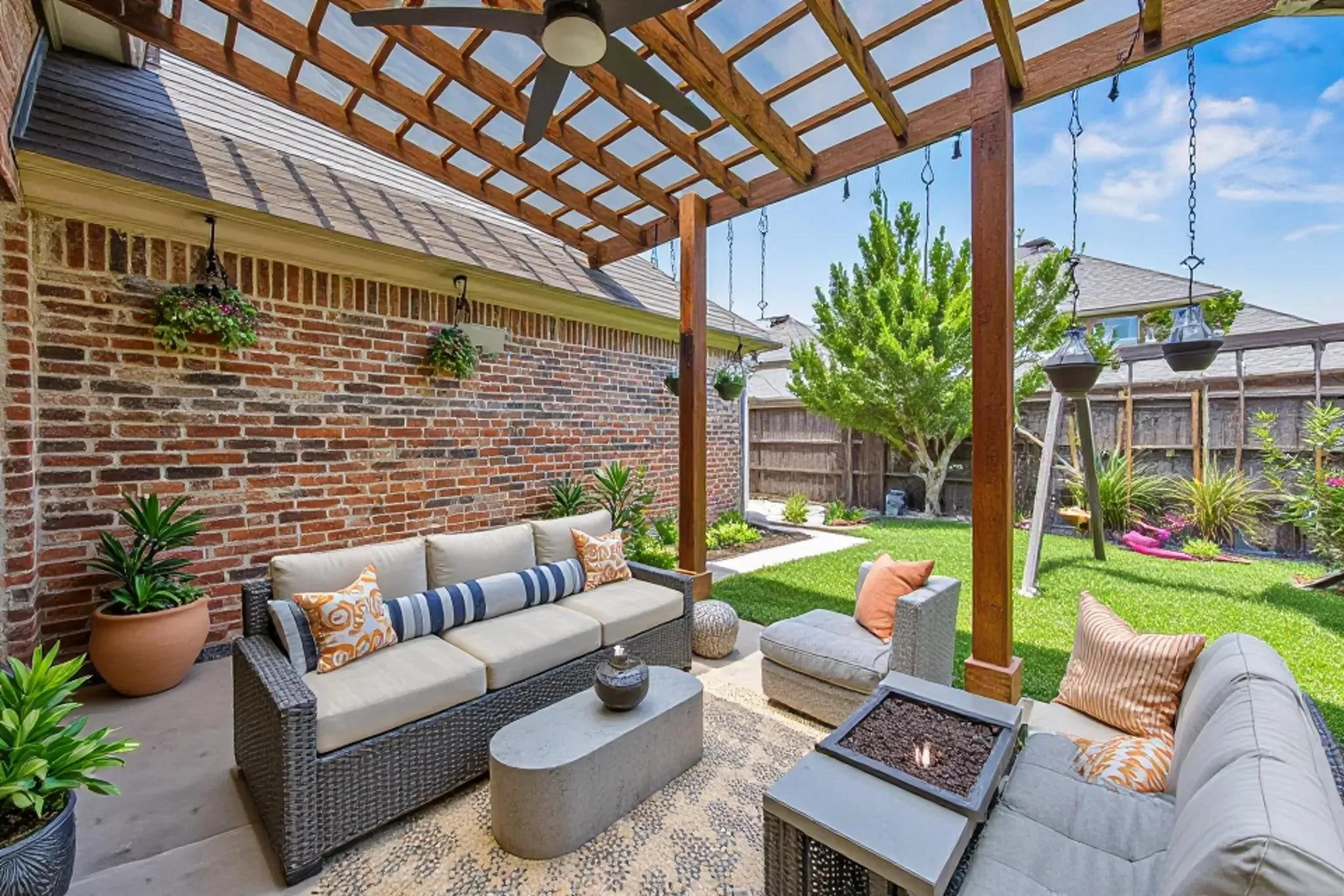 Your outdoor oasis with pergola, electric gate and fruit tree
