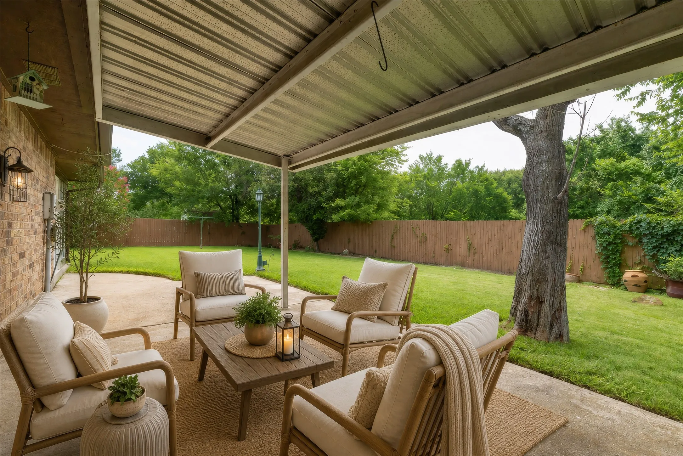 Single Family Residence For Sale in Tarrant County , 1211 Brookfield Lane, Mansfield, Texas 76063, 3 Bedroom, 2 Bathroom, 2 Garage spaces, 1,937 Sqft, built in 1980, mls#21312164, Real Estate Agent in Mansfield, Homes For Sale in Tarrant county, Homes For Sale in Mansfield, Realtor in Mansfield Texas, Real Estate Brokerage Independent Realty Texas, Luminita Cordes Realtor