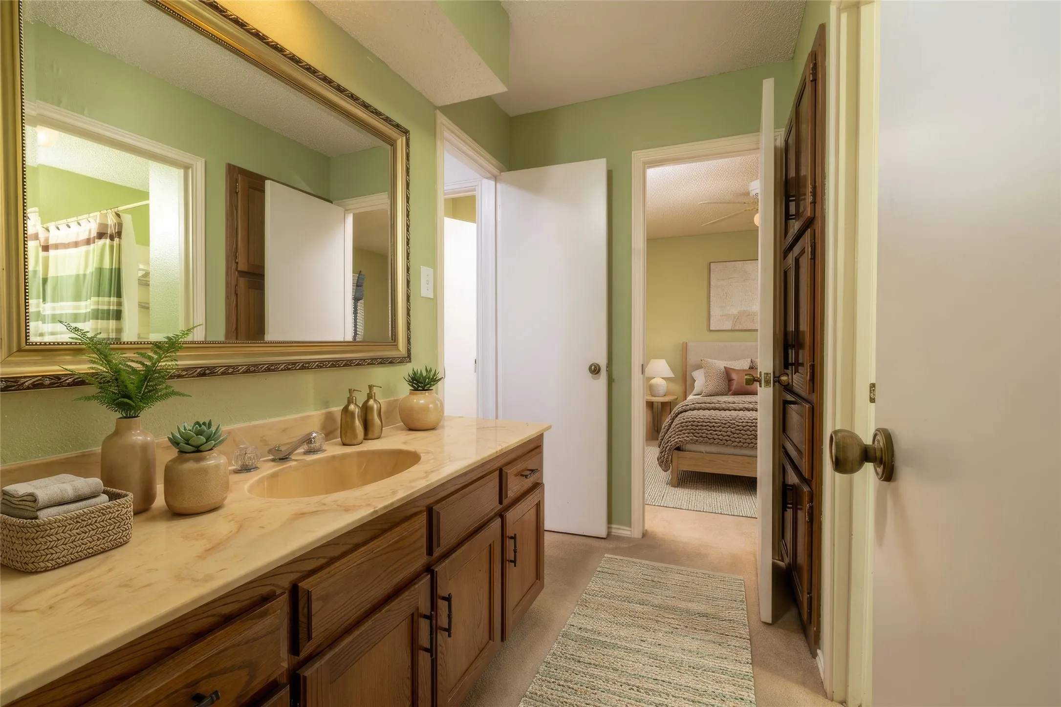 Single Family Residence For Sale in Tarrant County , 1211 Brookfield Lane, Mansfield, Texas 76063, 3 Bedroom, 2 Bathroom, 2 Garage spaces, 1,937 Sqft, built in 1980, mls#21312164, Real Estate Agent in Mansfield, Homes For Sale in Tarrant county, Homes For Sale in Mansfield, Realtor in Mansfield Texas, Real Estate Brokerage Independent Realty Texas, Luminita Cordes Realtor