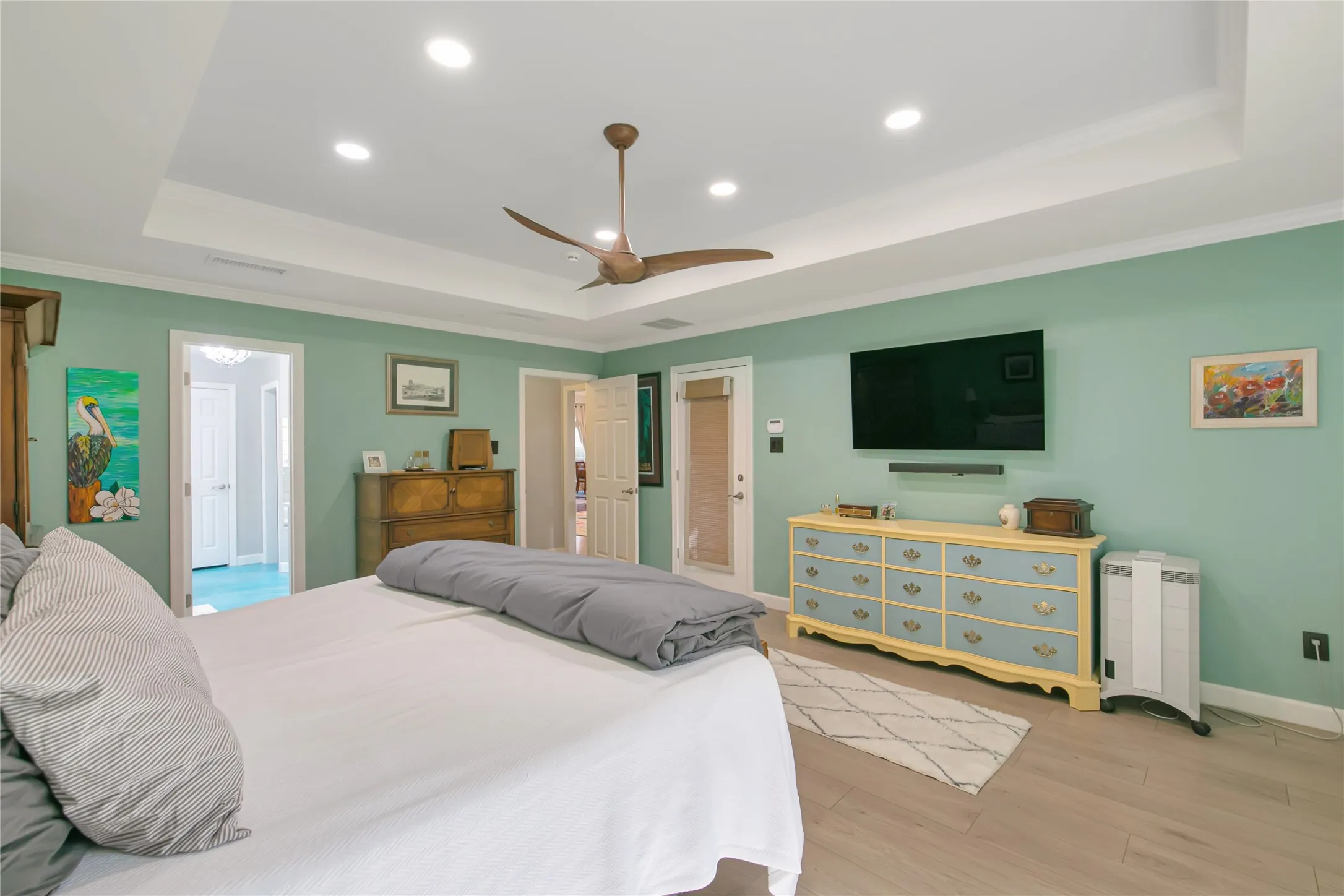 Single Family Residence For Sale in Tarrant County , 2536 Oak Brook Drive, Bedford, Texas 76021, 3 Bedroom, 2 Bathroom, 2 Garage spaces, 2,439 Sqft, built in 1993, mls#21311950, Real Estate Agent in Bedford, Homes For Sale in Tarrant county, Homes For Sale in Bedford, Realtor in Bedford Texas, Real Estate Brokerage Independent Realty Texas, Luminita Cordes Realtor