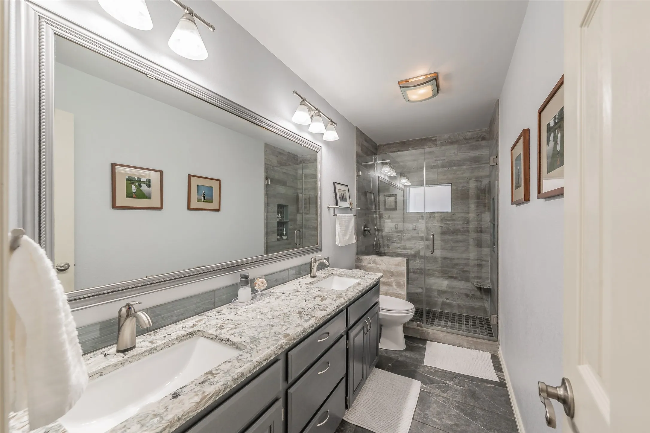 Single Family Residence For Sale in Tarrant County , 2536 Oak Brook Drive, Bedford, Texas 76021, 3 Bedroom, 2 Bathroom, 2 Garage spaces, 2,439 Sqft, built in 1993, mls#21311950, Real Estate Agent in Bedford, Homes For Sale in Tarrant county, Homes For Sale in Bedford, Realtor in Bedford Texas, Real Estate Brokerage Independent Realty Texas, Luminita Cordes Realtor