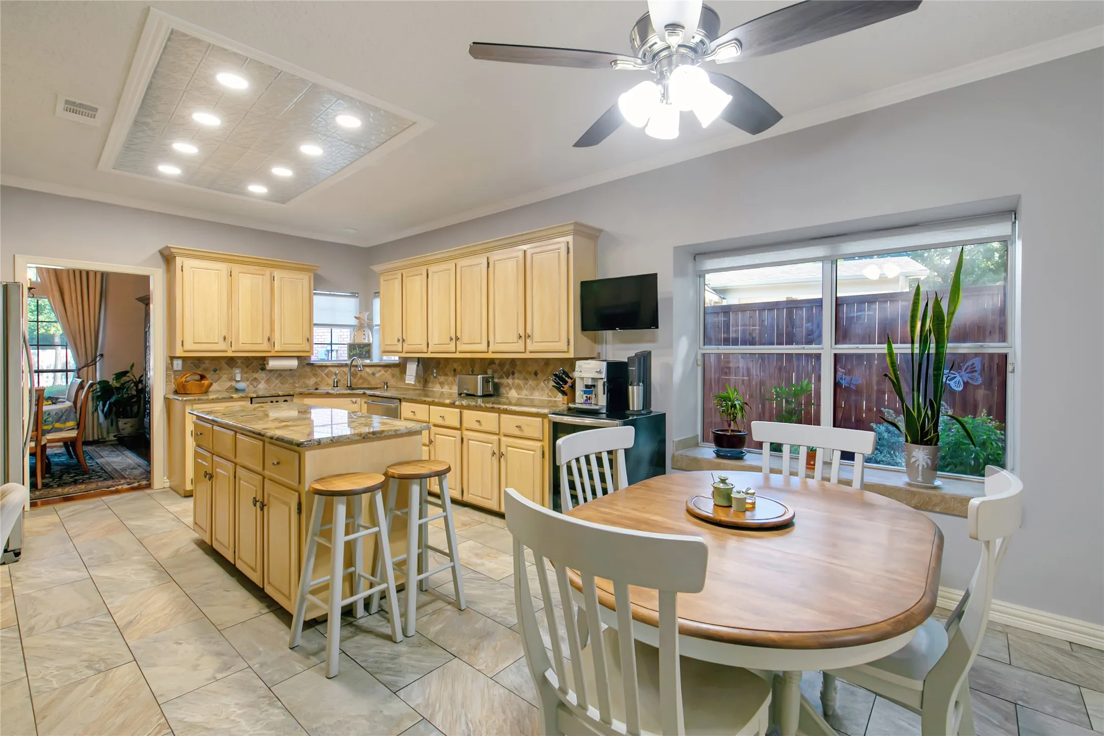 Single Family Residence For Sale in Tarrant County , 2536 Oak Brook Drive, Bedford, Texas 76021, 3 Bedroom, 2 Bathroom, 2 Garage spaces, 2,439 Sqft, built in 1993, mls#21311950, Real Estate Agent in Bedford, Homes For Sale in Tarrant county, Homes For Sale in Bedford, Realtor in Bedford Texas, Real Estate Brokerage Independent Realty Texas, Luminita Cordes Realtor