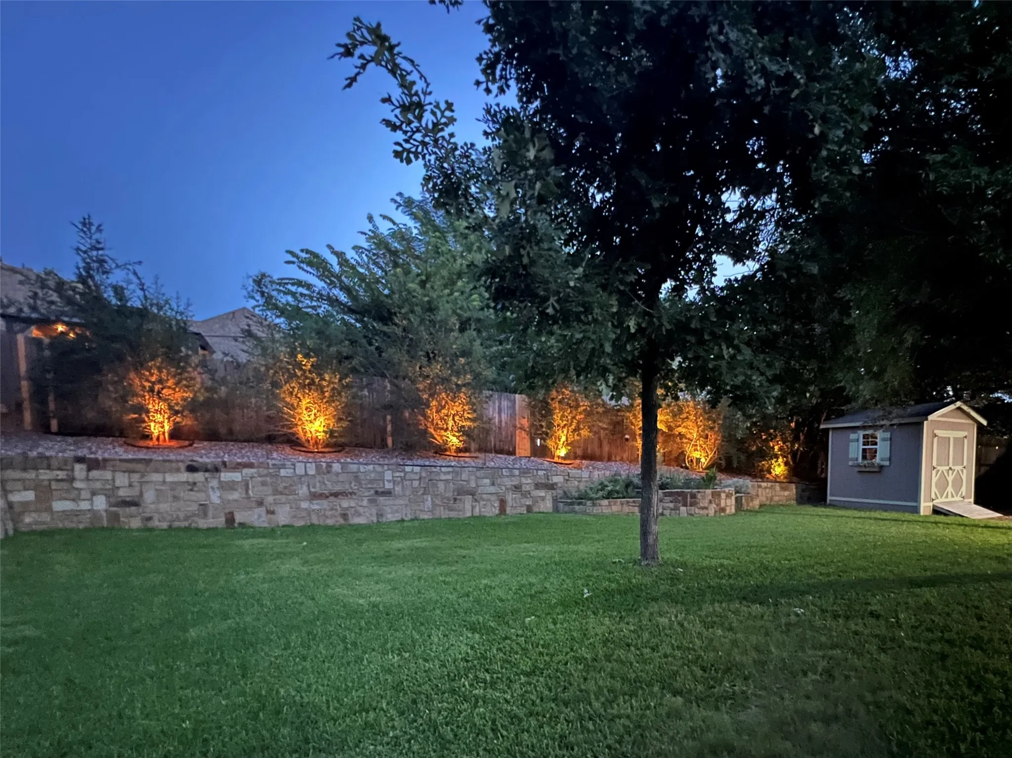 Single Family Residence For Sale in Tarrant County , 2536 Oak Brook Drive, Bedford, Texas 76021, 3 Bedroom, 2 Bathroom, 2 Garage spaces, 2,439 Sqft, built in 1993, mls#21311950, Real Estate Agent in Bedford, Homes For Sale in Tarrant county, Homes For Sale in Bedford, Realtor in Bedford Texas, Real Estate Brokerage Independent Realty Texas, Luminita Cordes Realtor