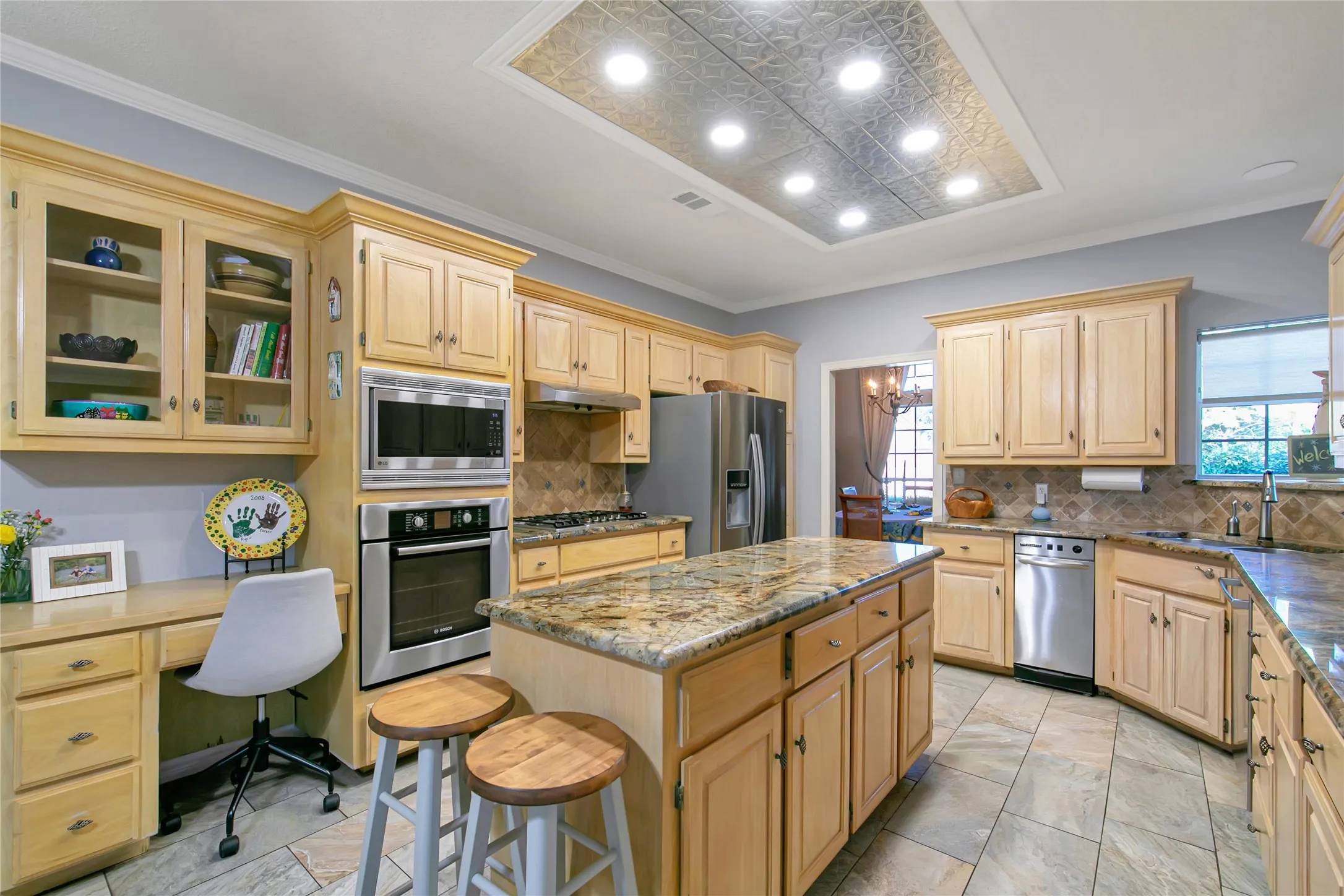 Single Family Residence For Sale in Tarrant County , 2536 Oak Brook Drive, Bedford, Texas 76021, 3 Bedroom, 2 Bathroom, 2 Garage spaces, 2,439 Sqft, built in 1993, mls#21311950, Real Estate Agent in Bedford, Homes For Sale in Tarrant county, Homes For Sale in Bedford, Realtor in Bedford Texas, Real Estate Brokerage Independent Realty Texas, Luminita Cordes Realtor