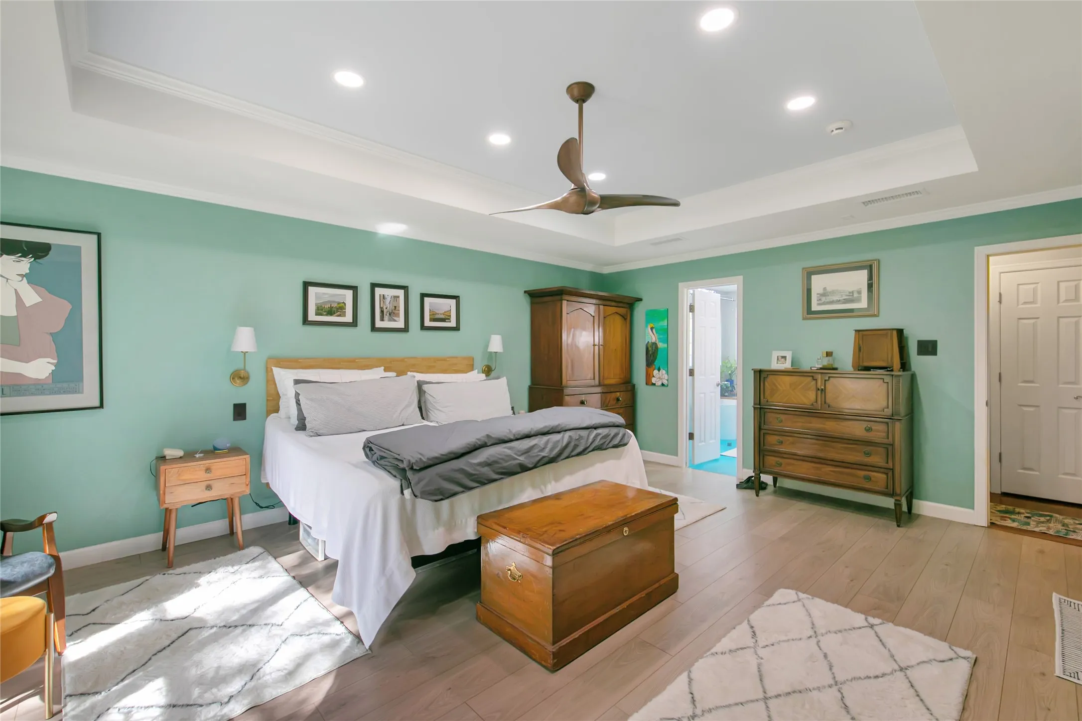 Single Family Residence For Sale in Tarrant County , 2536 Oak Brook Drive, Bedford, Texas 76021, 3 Bedroom, 2 Bathroom, 2 Garage spaces, 2,439 Sqft, built in 1993, mls#21311950, Real Estate Agent in Bedford, Homes For Sale in Tarrant county, Homes For Sale in Bedford, Realtor in Bedford Texas, Real Estate Brokerage Independent Realty Texas, Luminita Cordes Realtor