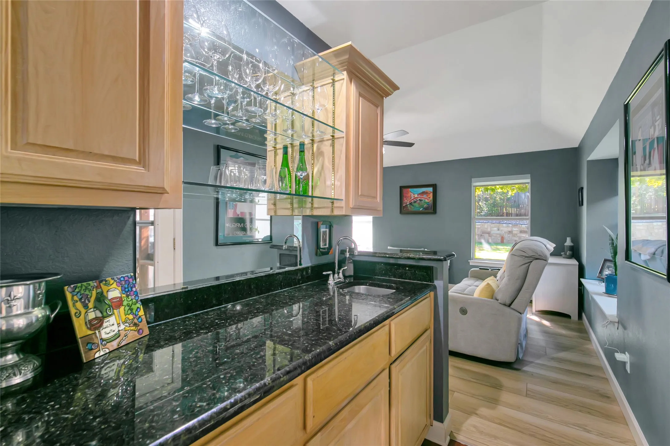 Single Family Residence For Sale in Tarrant County , 2536 Oak Brook Drive, Bedford, Texas 76021, 3 Bedroom, 2 Bathroom, 2 Garage spaces, 2,439 Sqft, built in 1993, mls#21311950, Real Estate Agent in Bedford, Homes For Sale in Tarrant county, Homes For Sale in Bedford, Realtor in Bedford Texas, Real Estate Brokerage Independent Realty Texas, Luminita Cordes Realtor