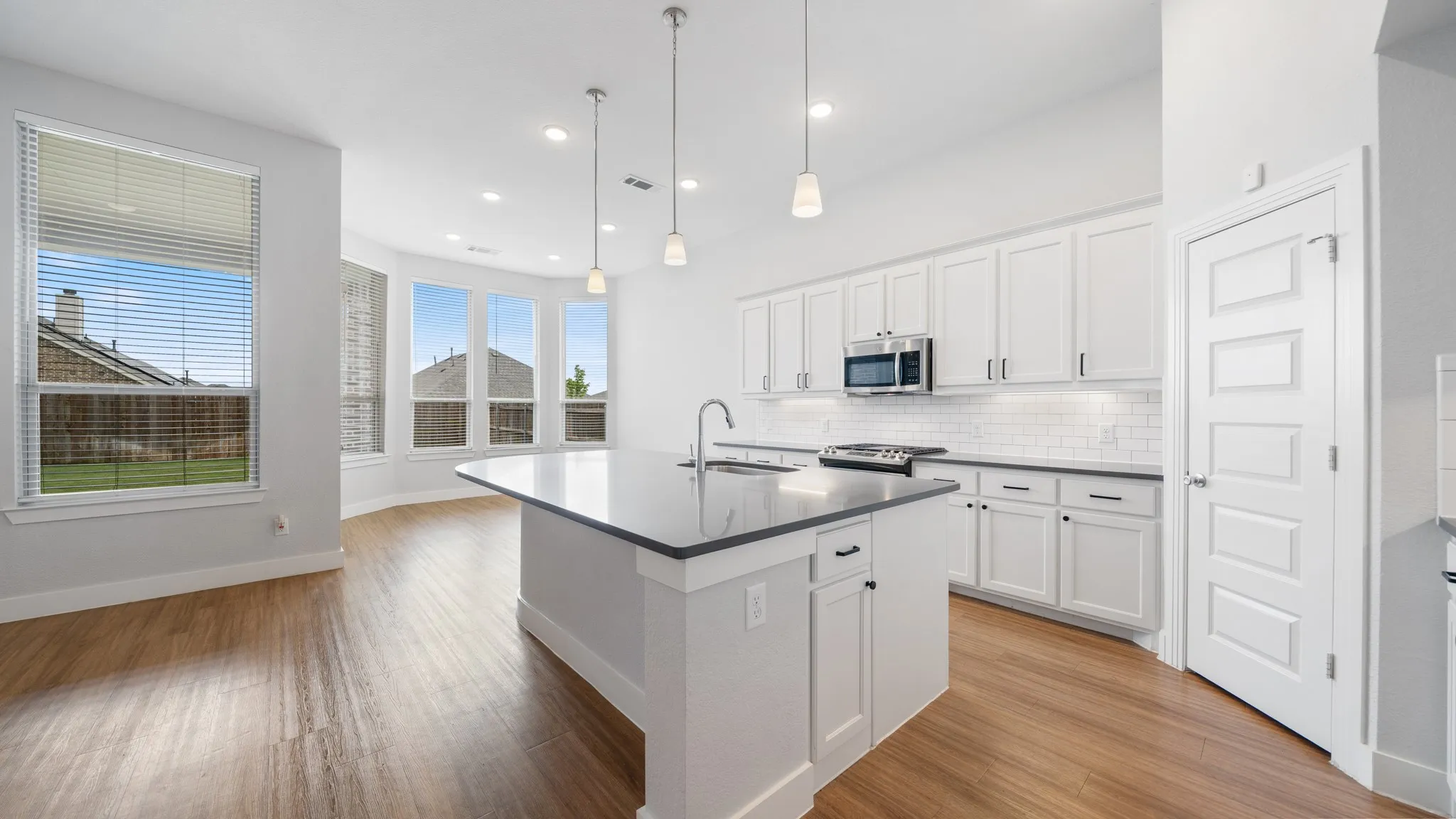 Single Family Residence For Sale in Rockwall County , 4030 Lagoon Place, Royse City, Texas 75189, 4 Bedroom, 3 Bathroom, 2 Garage spaces, 2,194 Sqft, built in 2019, mls#21312221, Real Estate Agent in Royse City, Homes For Sale in Rockwall county, Homes For Sale in Royse City, Realtor in Royse City Texas, Real Estate Brokerage Independent Realty Texas, Luminita Cordes Realtor