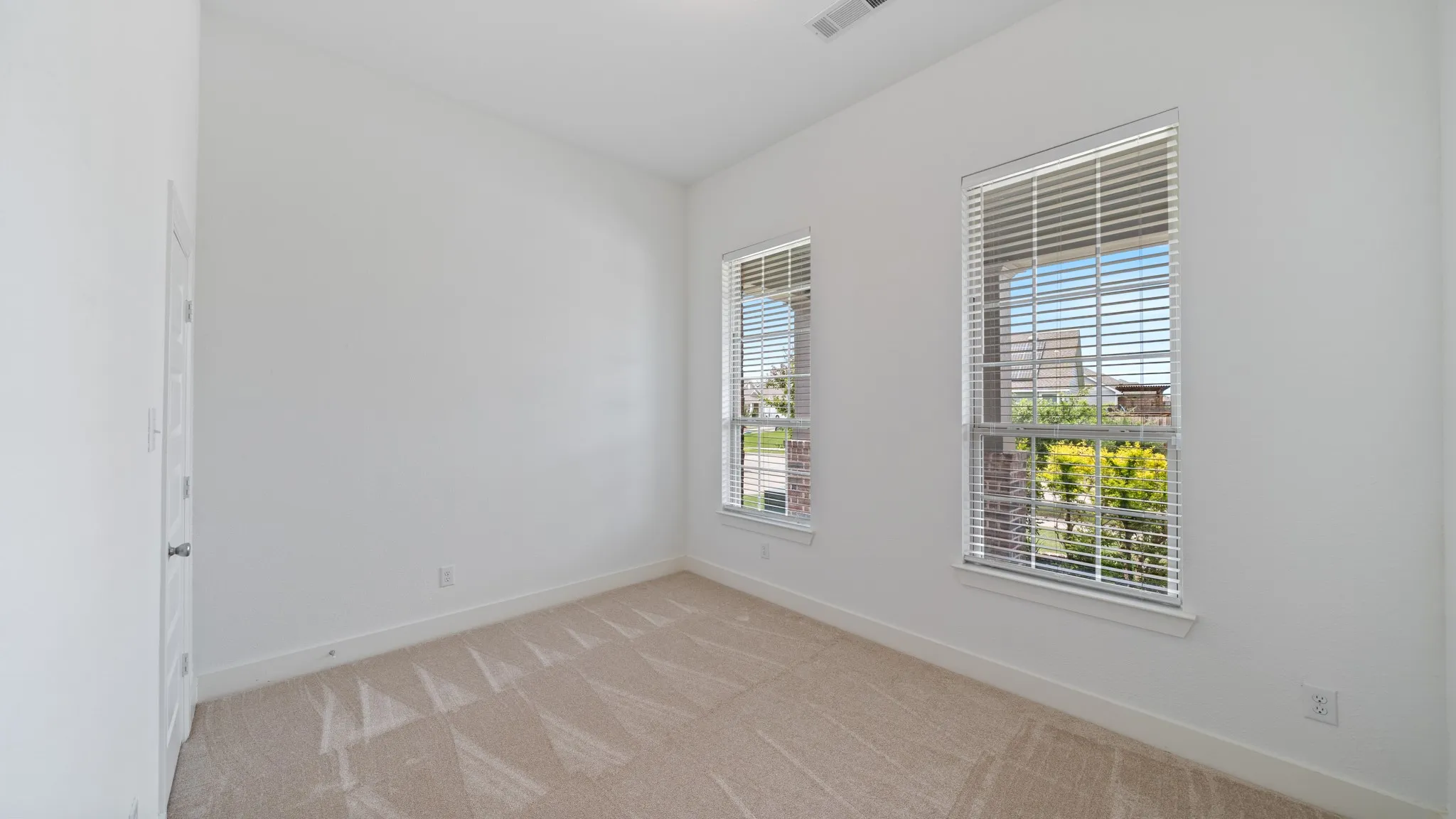 Single Family Residence For Sale in Rockwall County , 4030 Lagoon Place, Royse City, Texas 75189, 4 Bedroom, 3 Bathroom, 2 Garage spaces, 2,194 Sqft, built in 2019, mls#21312221, Real Estate Agent in Royse City, Homes For Sale in Rockwall county, Homes For Sale in Royse City, Realtor in Royse City Texas, Real Estate Brokerage Independent Realty Texas, Luminita Cordes Realtor