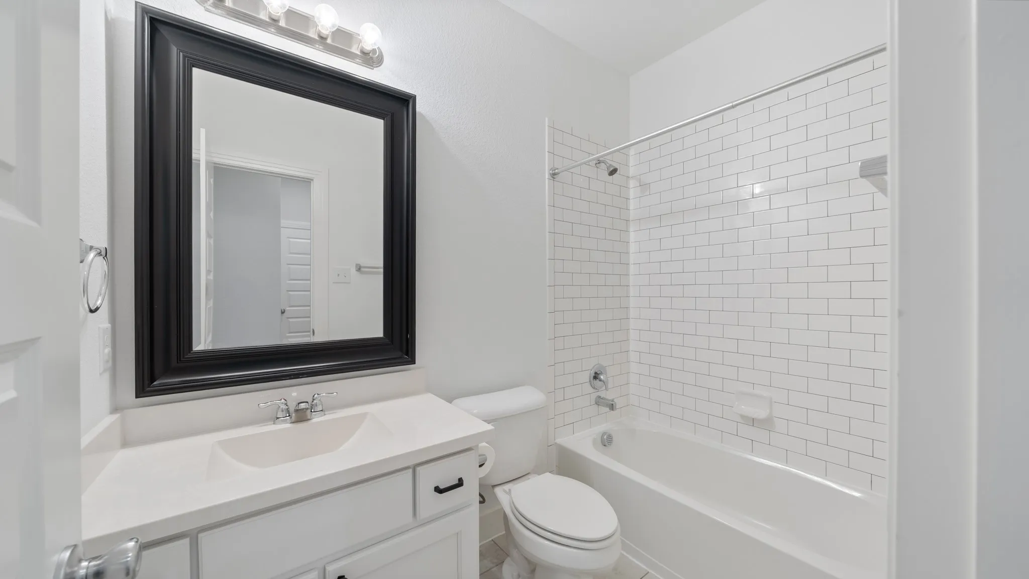 Single Family Residence For Sale in Rockwall County , 4030 Lagoon Place, Royse City, Texas 75189, 4 Bedroom, 3 Bathroom, 2 Garage spaces, 2,194 Sqft, built in 2019, mls#21312221, Real Estate Agent in Royse City, Homes For Sale in Rockwall county, Homes For Sale in Royse City, Realtor in Royse City Texas, Real Estate Brokerage Independent Realty Texas, Luminita Cordes Realtor