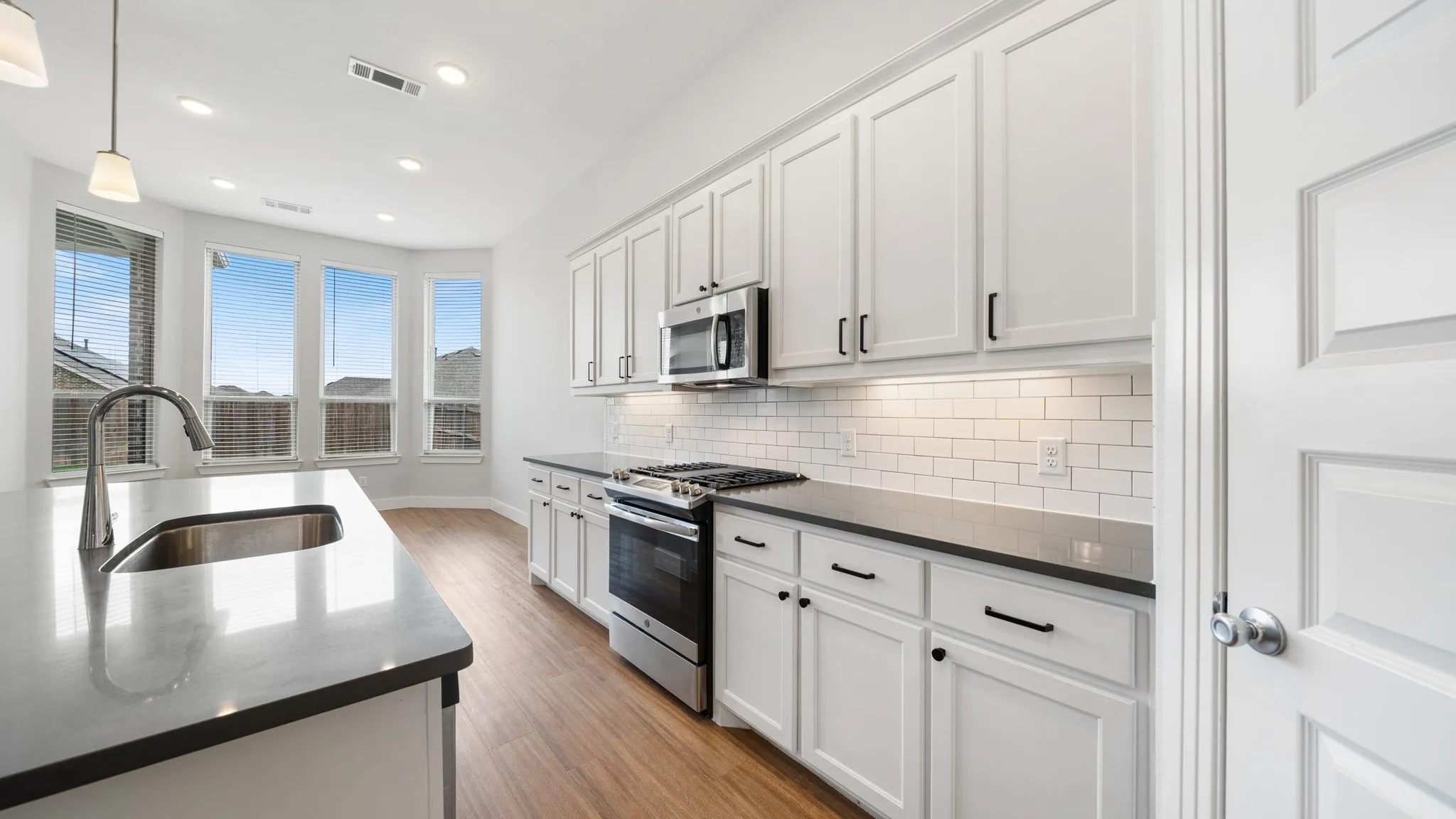 Single Family Residence For Sale in Rockwall County , 4030 Lagoon Place, Royse City, Texas 75189, 4 Bedroom, 3 Bathroom, 2 Garage spaces, 2,194 Sqft, built in 2019, mls#21312221, Real Estate Agent in Royse City, Homes For Sale in Rockwall county, Homes For Sale in Royse City, Realtor in Royse City Texas, Real Estate Brokerage Independent Realty Texas, Luminita Cordes Realtor
