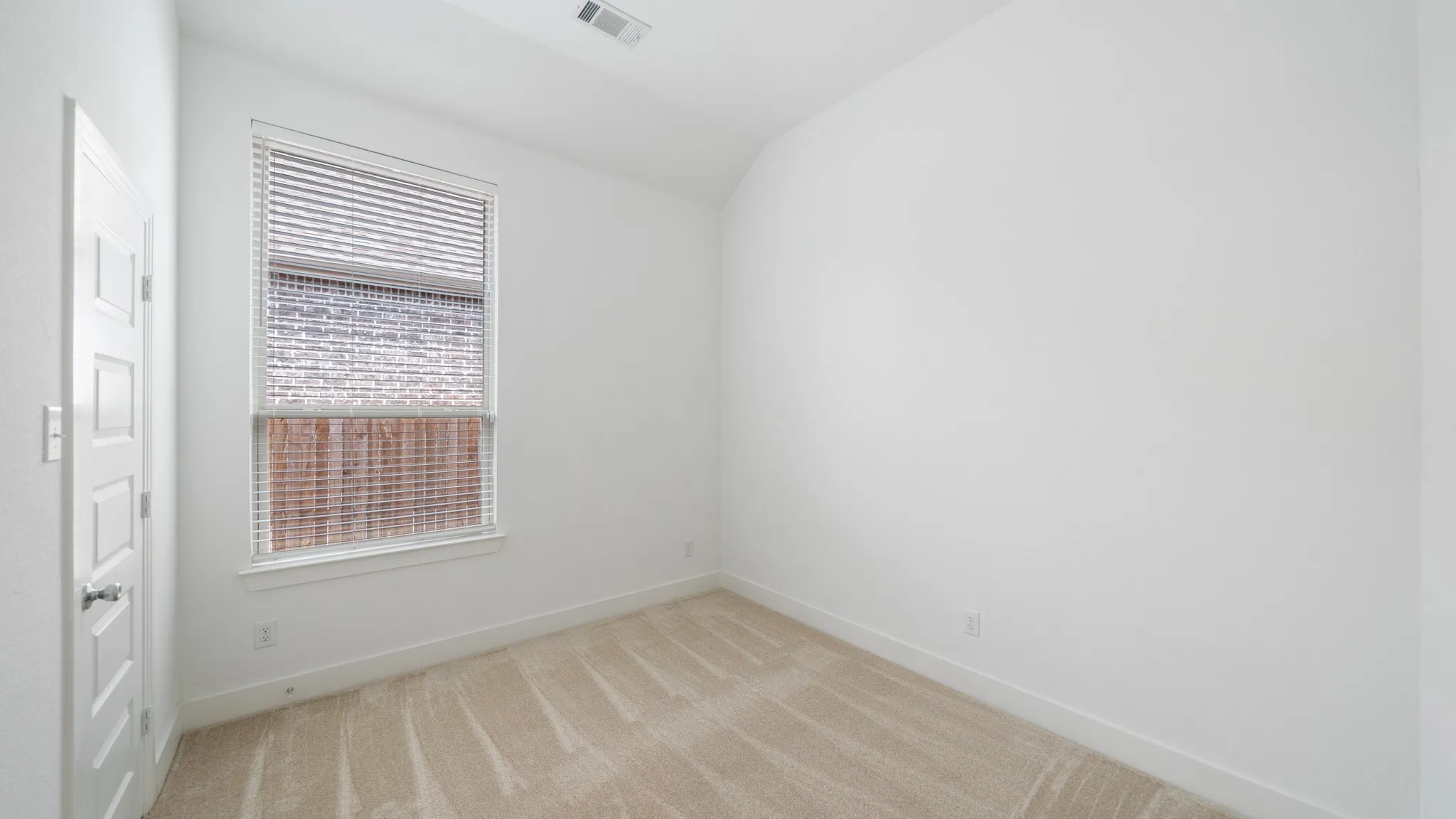 Single Family Residence For Sale in Rockwall County , 4030 Lagoon Place, Royse City, Texas 75189, 4 Bedroom, 3 Bathroom, 2 Garage spaces, 2,194 Sqft, built in 2019, mls#21312221, Real Estate Agent in Royse City, Homes For Sale in Rockwall county, Homes For Sale in Royse City, Realtor in Royse City Texas, Real Estate Brokerage Independent Realty Texas, Luminita Cordes Realtor