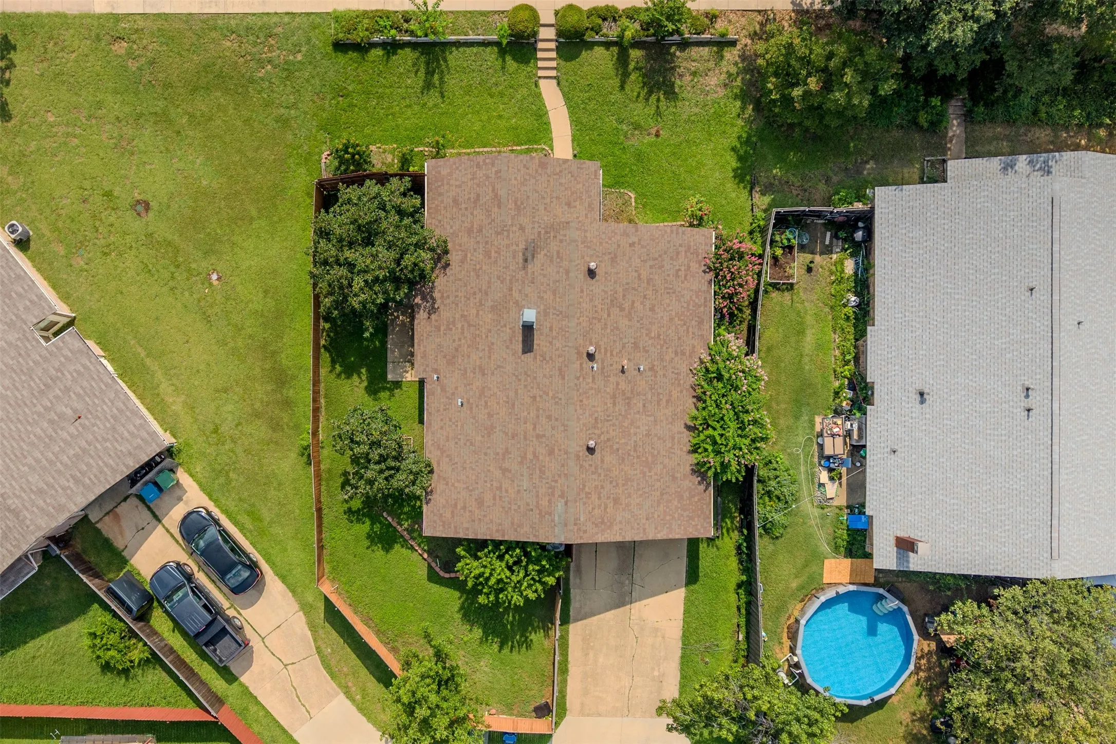 Single Family Residence For Sale in Denton County , 1742 Delaford Drive, Carrollton, Texas 75007, 3 Bedroom, 2 Bathroom, 2 Garage spaces, 1,506 Sqft, built in 1983, mls#21313523, Real Estate Agent in Carrollton, Homes For Sale in Denton county, Homes For Sale in Carrollton, Realtor in Carrollton Texas, Real Estate Brokerage Independent Realty Texas, Luminita Cordes Realtor