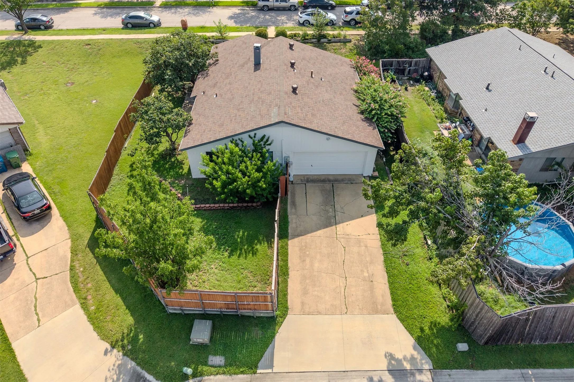 Single Family Residence For Sale in Denton County , 1742 Delaford Drive, Carrollton, Texas 75007, 3 Bedroom, 2 Bathroom, 2 Garage spaces, 1,506 Sqft, built in 1983, mls#21313523, Real Estate Agent in Carrollton, Homes For Sale in Denton county, Homes For Sale in Carrollton, Realtor in Carrollton Texas, Real Estate Brokerage Independent Realty Texas, Luminita Cordes Realtor