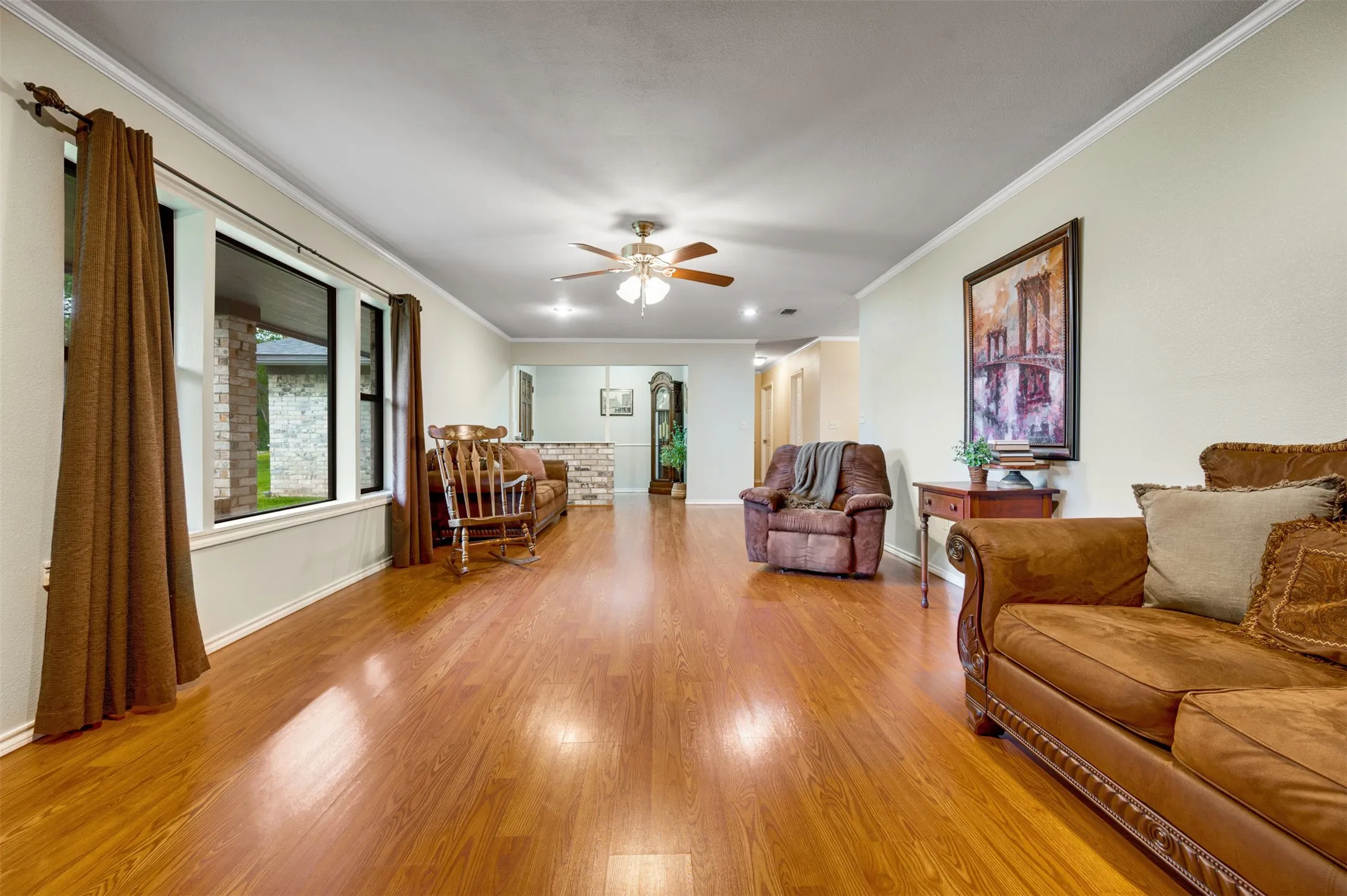 Single Family Residence For Sale in Franklin (TX) County , 1535 US Highway 67 E, Mount Vernon, Texas 75457, 3 Bedroom, 2 Bathroom, Garage spaces, 2,283 Sqft, built in 1982, mls#21313545, Real Estate Agent in Mount Vernon, Homes For Sale in Franklin (TX) county, Homes For Sale in Mount Vernon, Realtor in Mount Vernon Texas, Real Estate Brokerage Independent Realty Texas, Luminita Cordes Realtor