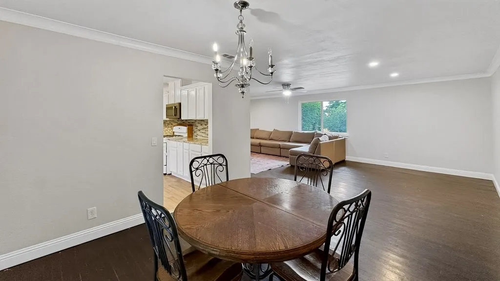 Single Family Residence For Sale in Hunt County , 702 N US Highway 69, Celeste, Texas 75423, 2 Bedroom, 2 Bathroom, 2 Garage spaces, 1,665 Sqft, built in 1948, mls#21313559, Real Estate Agent in Celeste, Homes For Sale in Hunt county, Homes For Sale in Celeste, Realtor in Celeste Texas, Real Estate Brokerage Independent Realty Texas, Luminita Cordes Realtor