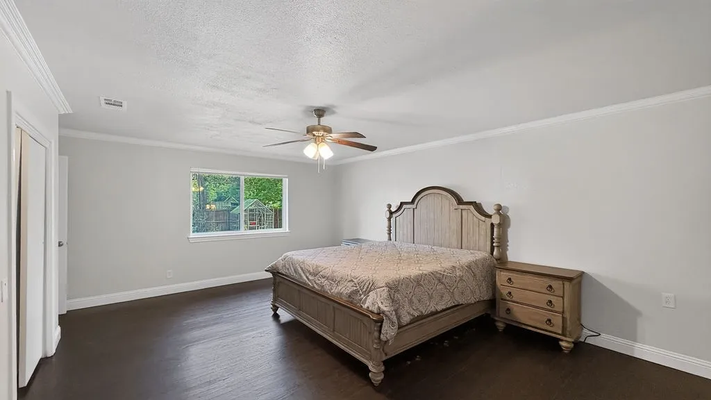 Single Family Residence For Sale in Hunt County , 702 N US Highway 69, Celeste, Texas 75423, 2 Bedroom, 2 Bathroom, 2 Garage spaces, 1,665 Sqft, built in 1948, mls#21313559, Real Estate Agent in Celeste, Homes For Sale in Hunt county, Homes For Sale in Celeste, Realtor in Celeste Texas, Real Estate Brokerage Independent Realty Texas, Luminita Cordes Realtor