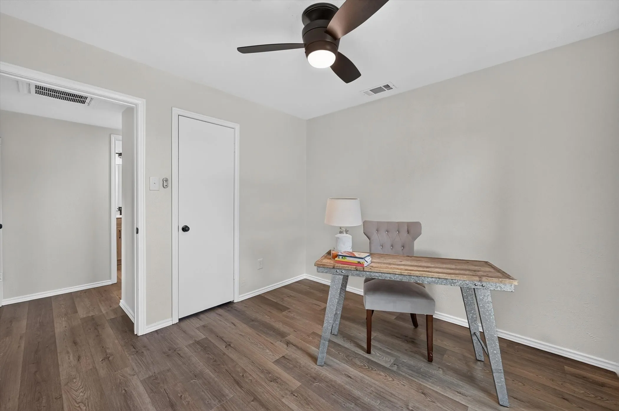Single Family Residence For Sale in Dallas County , 1802 Rainbow Drive, Richardson, Texas 75081, 3 Bedroom, 2 Bathroom, 2 Garage spaces, 2,010 Sqft, built in 1971, mls#21312483, Real Estate Agent in Richardson, Homes For Sale in Dallas county, Homes For Sale in Richardson, Realtor in Richardson Texas, Real Estate Brokerage Independent Realty Texas, Luminita Cordes Realtor