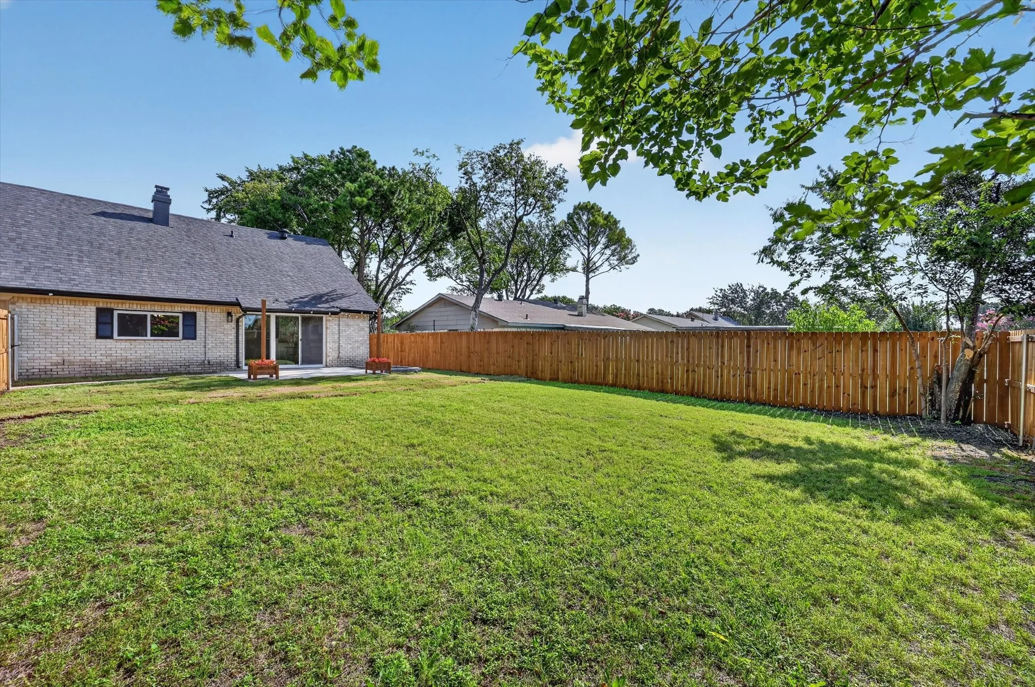 Single Family Residence For Sale in Dallas County , 1802 Rainbow Drive, Richardson, Texas 75081, 3 Bedroom, 2 Bathroom, 2 Garage spaces, 2,010 Sqft, built in 1971, mls#21312483, Real Estate Agent in Richardson, Homes For Sale in Dallas county, Homes For Sale in Richardson, Realtor in Richardson Texas, Real Estate Brokerage Independent Realty Texas, Luminita Cordes Realtor