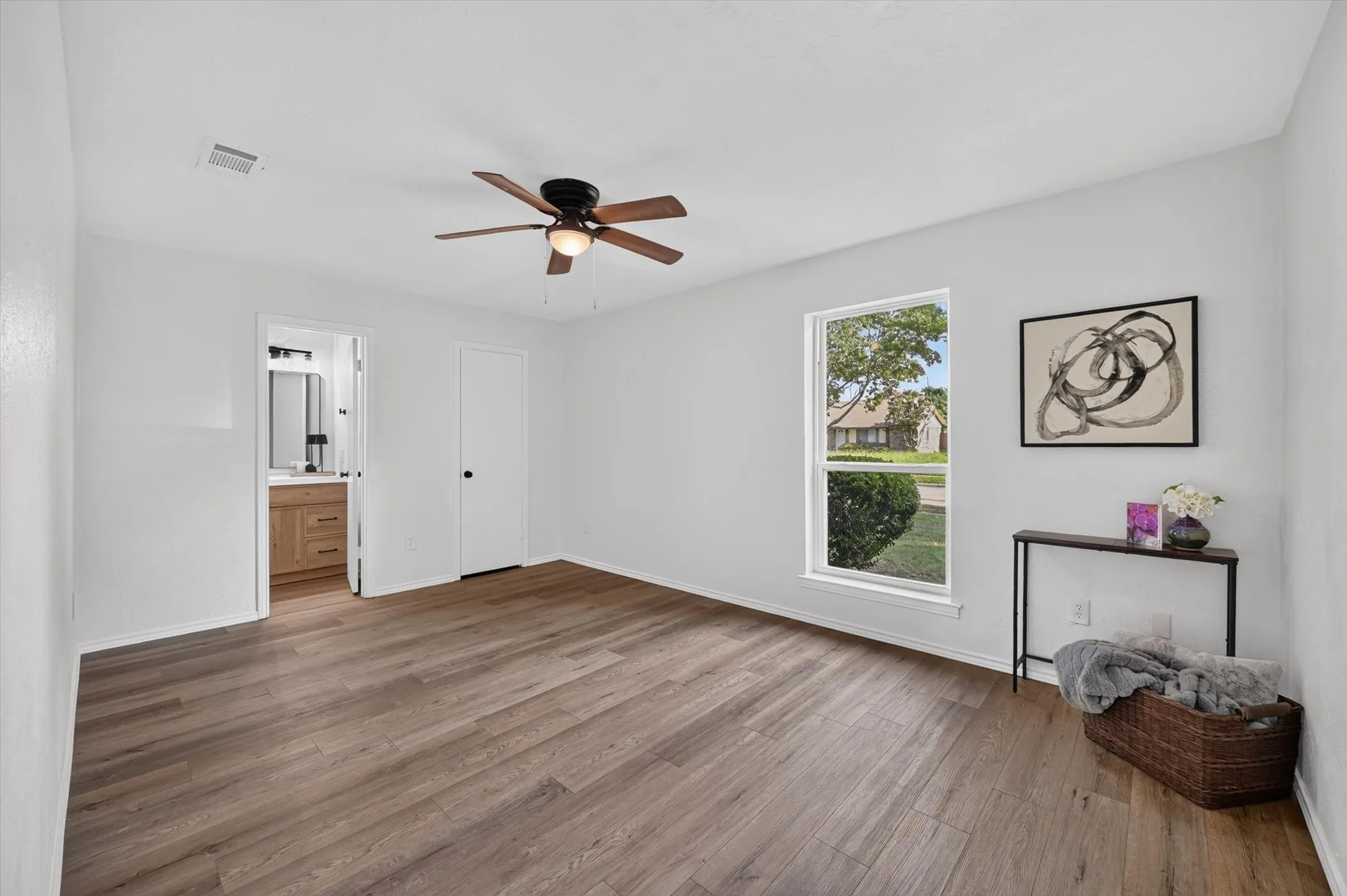 Single Family Residence For Sale in Dallas County , 1802 Rainbow Drive, Richardson, Texas 75081, 3 Bedroom, 2 Bathroom, 2 Garage spaces, 2,010 Sqft, built in 1971, mls#21312483, Real Estate Agent in Richardson, Homes For Sale in Dallas county, Homes For Sale in Richardson, Realtor in Richardson Texas, Real Estate Brokerage Independent Realty Texas, Luminita Cordes Realtor