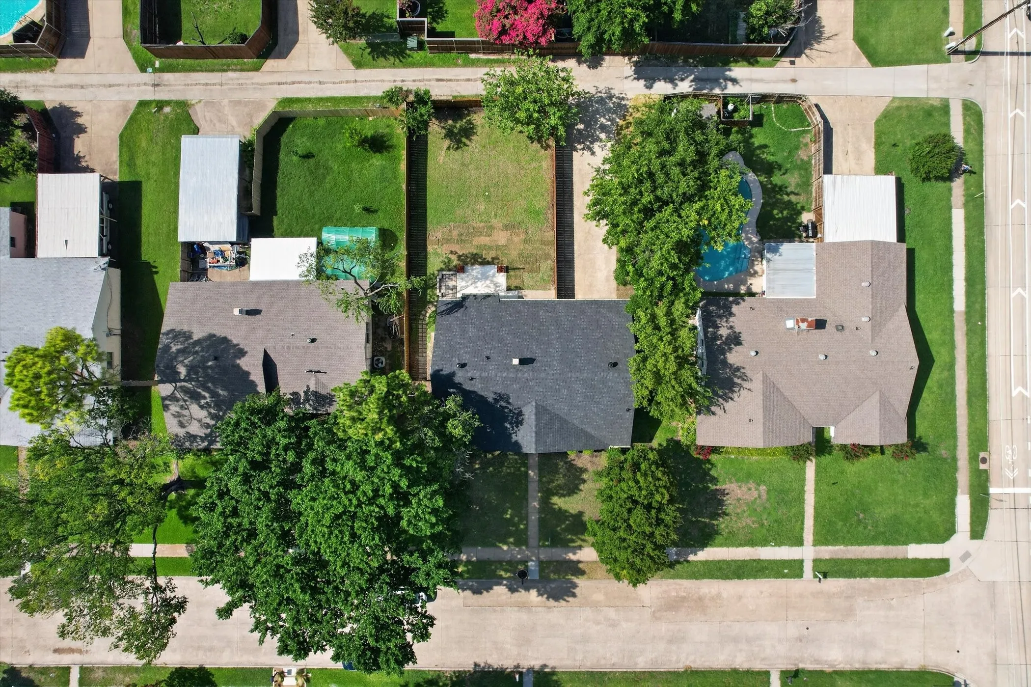 Single Family Residence For Sale in Dallas County , 1802 Rainbow Drive, Richardson, Texas 75081, 3 Bedroom, 2 Bathroom, 2 Garage spaces, 2,010 Sqft, built in 1971, mls#21312483, Real Estate Agent in Richardson, Homes For Sale in Dallas county, Homes For Sale in Richardson, Realtor in Richardson Texas, Real Estate Brokerage Independent Realty Texas, Luminita Cordes Realtor