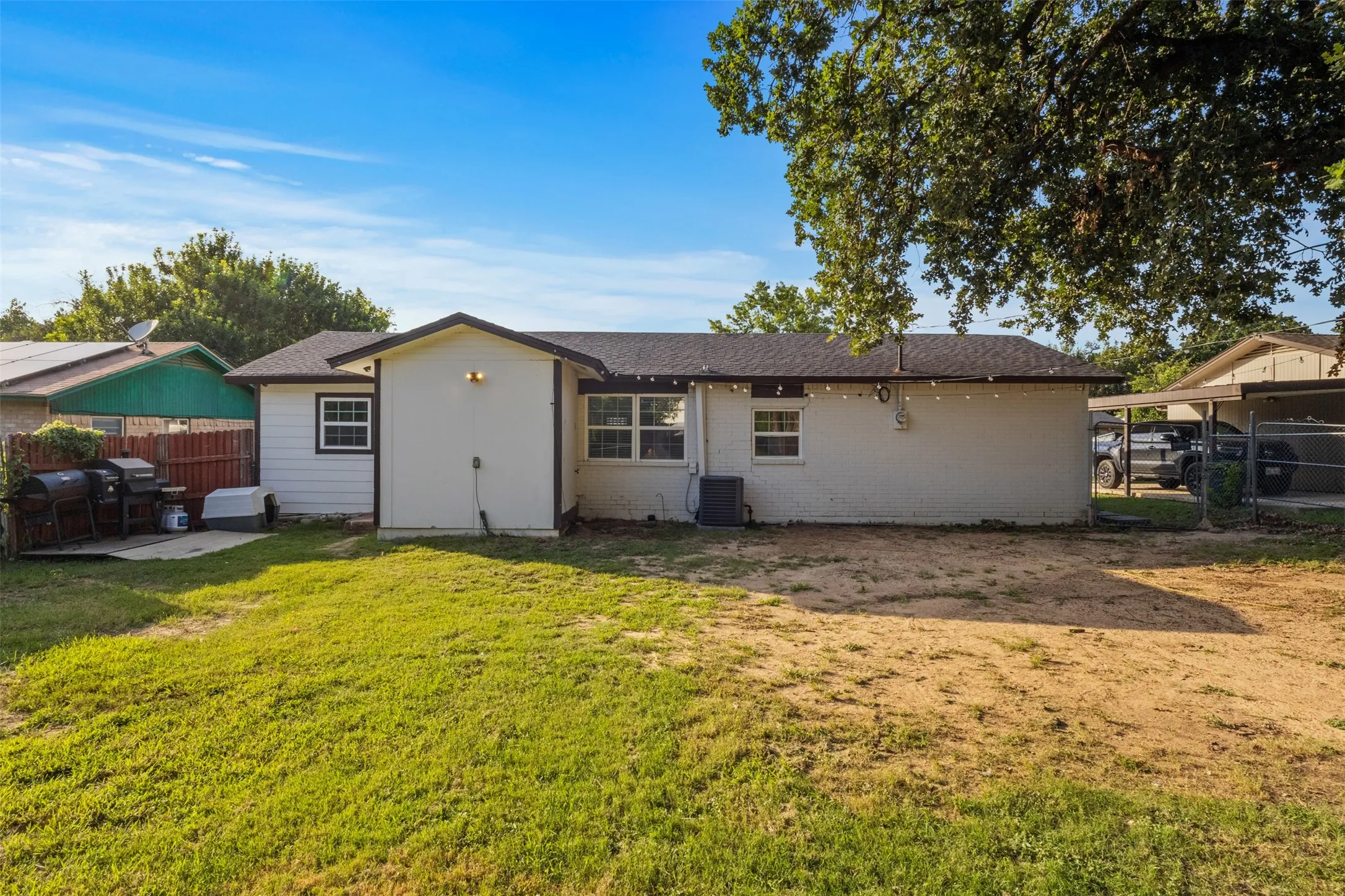 Single Family Residence For Sale in Dallas County , 1418 Briarwood Drive, Mesquite, Texas 75149, 3 Bedroom, 1 Bathroom, Garage spaces, 1,183 Sqft, built in 1969, mls#21313566, Real Estate Agent in Mesquite, Homes For Sale in Dallas county, Homes For Sale in Mesquite, Realtor in Mesquite Texas, Real Estate Brokerage Independent Realty Texas, Luminita Cordes Realtor