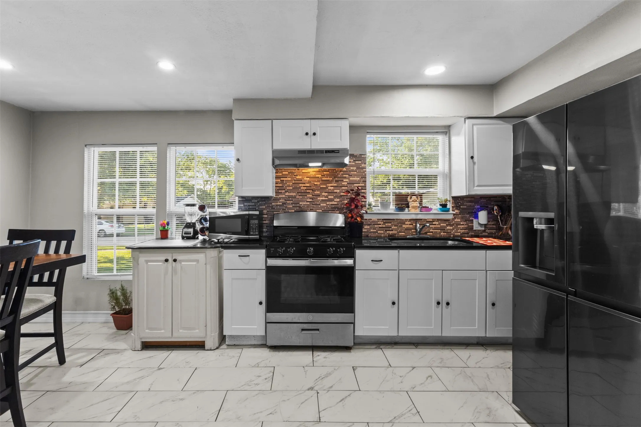 Single Family Residence For Sale in Dallas County , 1418 Briarwood Drive, Mesquite, Texas 75149, 3 Bedroom, 1 Bathroom, Garage spaces, 1,183 Sqft, built in 1969, mls#21313566, Real Estate Agent in Mesquite, Homes For Sale in Dallas county, Homes For Sale in Mesquite, Realtor in Mesquite Texas, Real Estate Brokerage Independent Realty Texas, Luminita Cordes Realtor