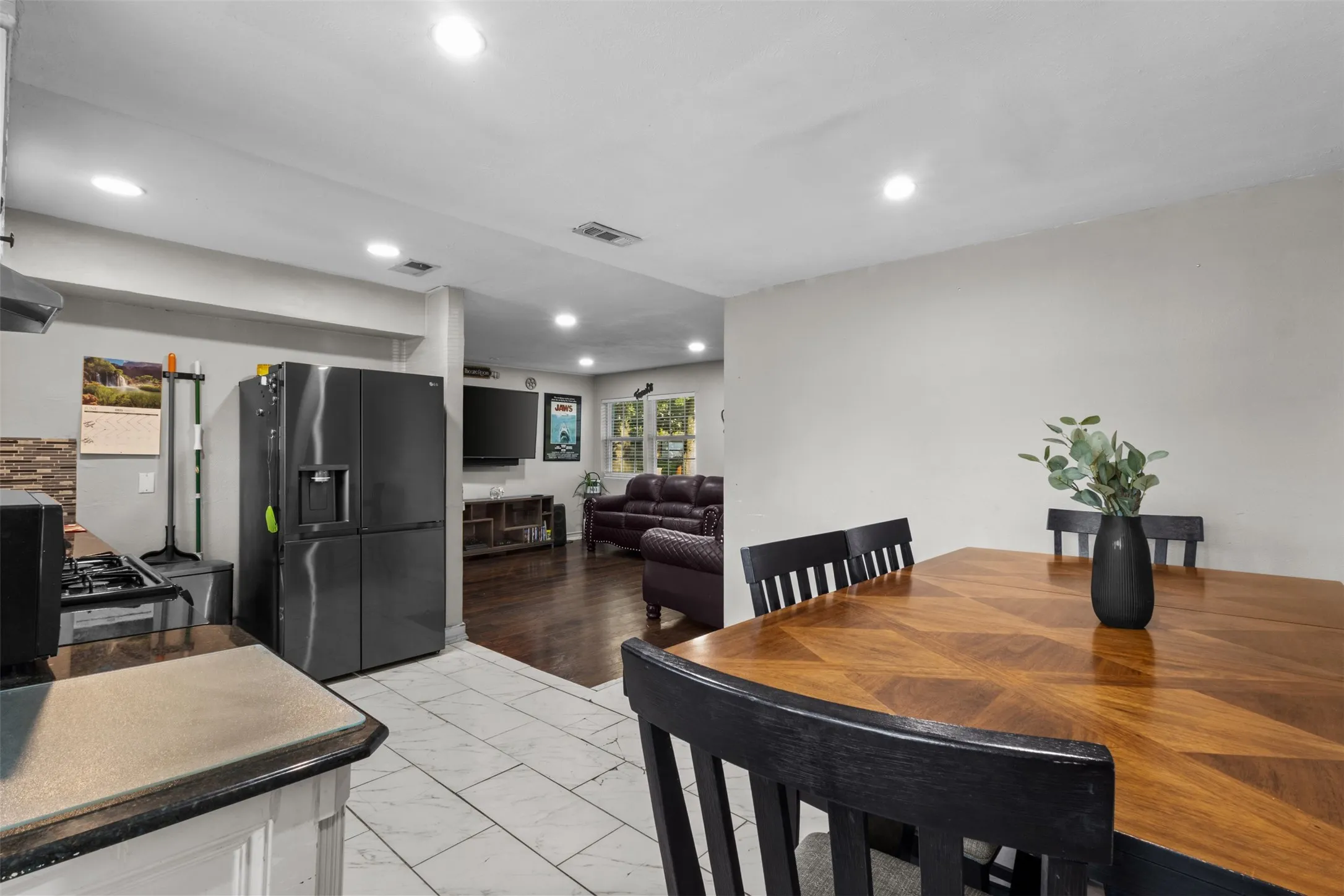 Single Family Residence For Sale in Dallas County , 1418 Briarwood Drive, Mesquite, Texas 75149, 3 Bedroom, 1 Bathroom, Garage spaces, 1,183 Sqft, built in 1969, mls#21313566, Real Estate Agent in Mesquite, Homes For Sale in Dallas county, Homes For Sale in Mesquite, Realtor in Mesquite Texas, Real Estate Brokerage Independent Realty Texas, Luminita Cordes Realtor