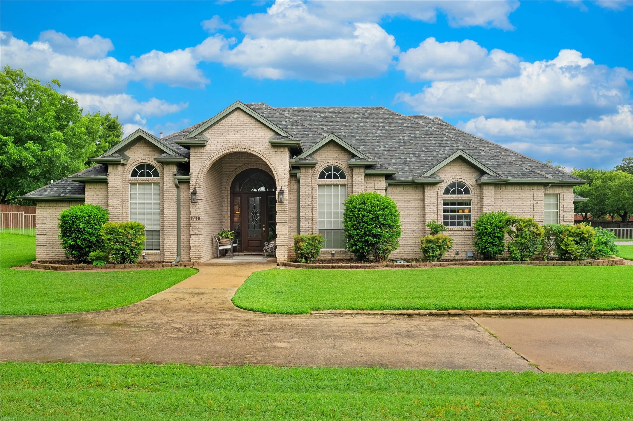 WELCOME TO 1718 Wanda Way
Arlington, TX, 76001