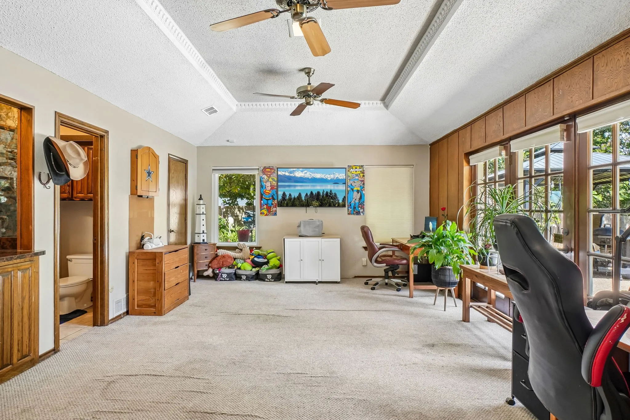 Single Family Residence For Sale in Tarrant County , 6102 Waterview Drive, Arlington, Texas 76016, 4 Bedroom, 3 Bathroom, 2 Garage spaces, 2,761 Sqft, built in 1978, mls#21311516, Real Estate Agent in Arlington, Homes For Sale in Tarrant county, Homes For Sale in Arlington, Realtor in Arlington Texas, Real Estate Brokerage Independent Realty Texas, Luminita Cordes Realtor