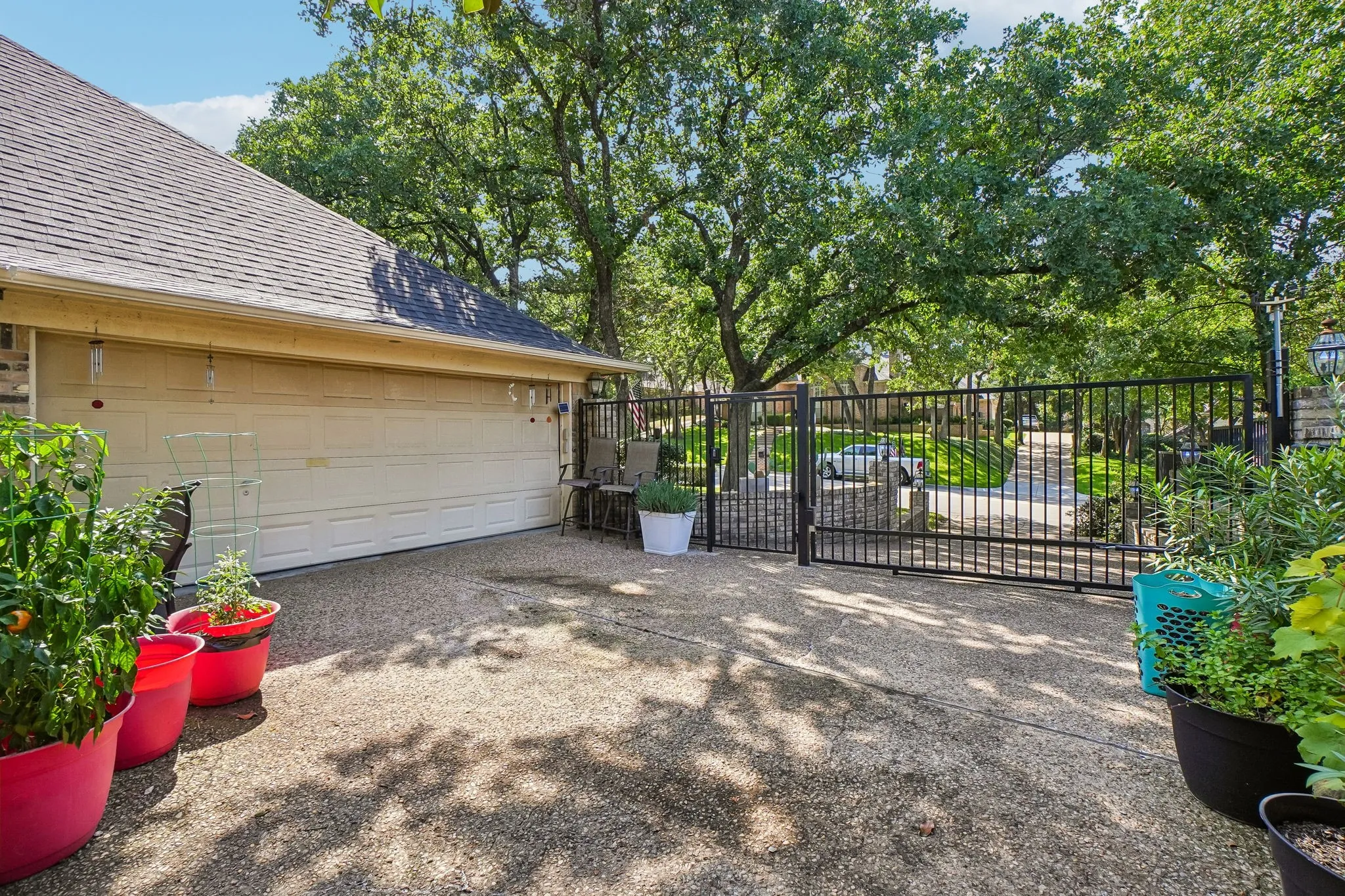 Single Family Residence For Sale in Tarrant County , 6102 Waterview Drive, Arlington, Texas 76016, 4 Bedroom, 3 Bathroom, 2 Garage spaces, 2,761 Sqft, built in 1978, mls#21311516, Real Estate Agent in Arlington, Homes For Sale in Tarrant county, Homes For Sale in Arlington, Realtor in Arlington Texas, Real Estate Brokerage Independent Realty Texas, Luminita Cordes Realtor