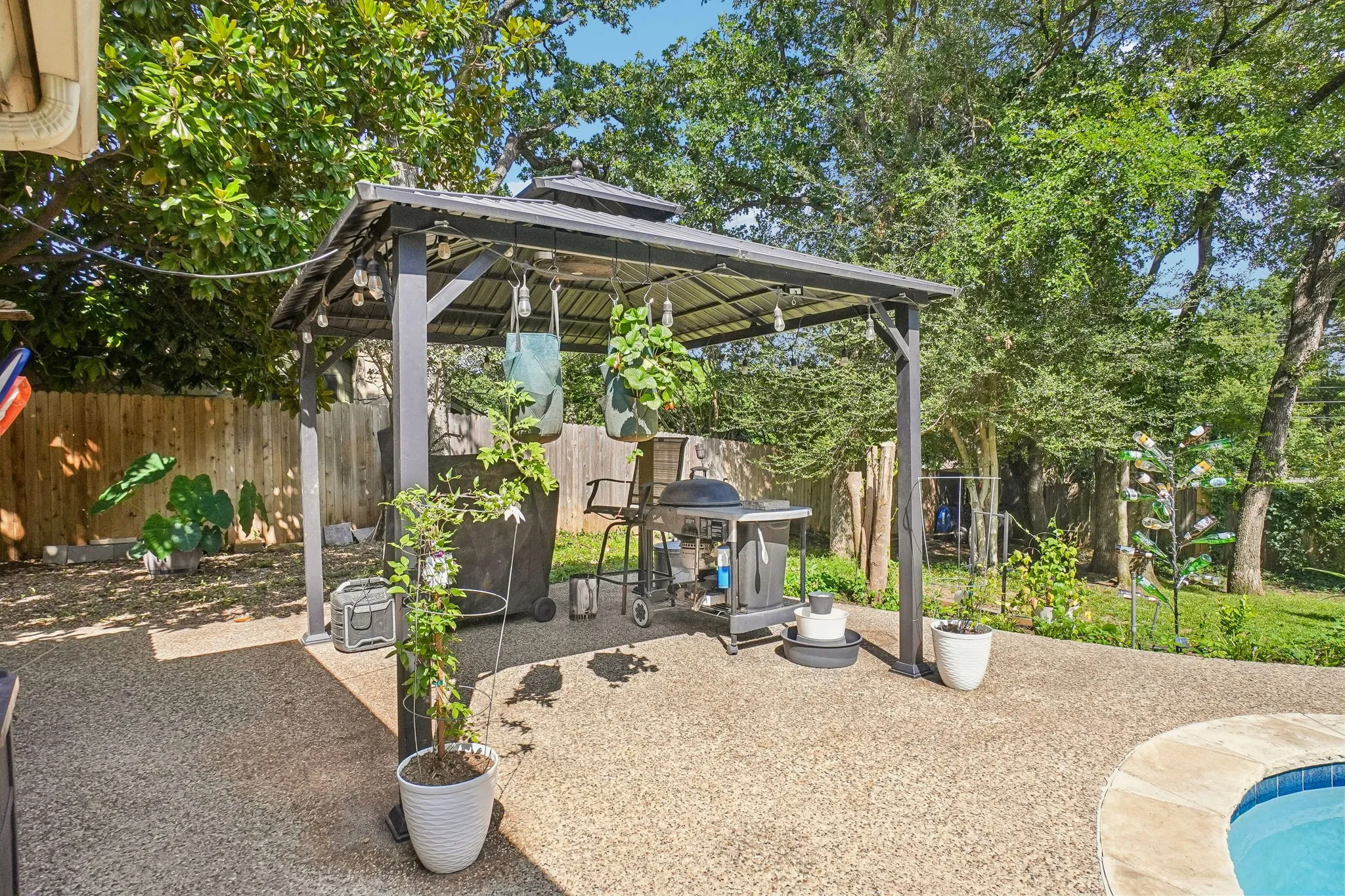 Single Family Residence For Sale in Tarrant County , 6102 Waterview Drive, Arlington, Texas 76016, 4 Bedroom, 3 Bathroom, 2 Garage spaces, 2,761 Sqft, built in 1978, mls#21311516, Real Estate Agent in Arlington, Homes For Sale in Tarrant county, Homes For Sale in Arlington, Realtor in Arlington Texas, Real Estate Brokerage Independent Realty Texas, Luminita Cordes Realtor