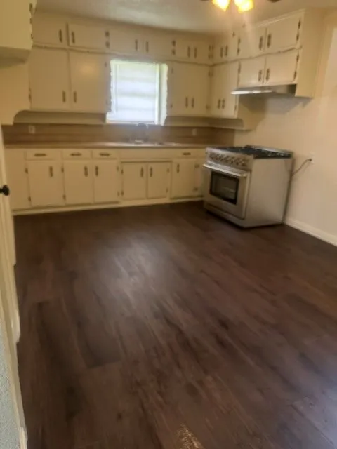 Single Family Residence For Sale in Grayson County , 106 Tipton Street, Whitesboro, Texas 76273, 3 Bedroom, 1 Bathroom, Garage spaces, 1,435 Sqft, built in 1968, mls#21313582, Real Estate Agent in Whitesboro, Homes For Sale in Grayson county, Homes For Sale in Whitesboro, Realtor in Whitesboro Texas, Real Estate Brokerage Independent Realty Texas, Luminita Cordes Realtor