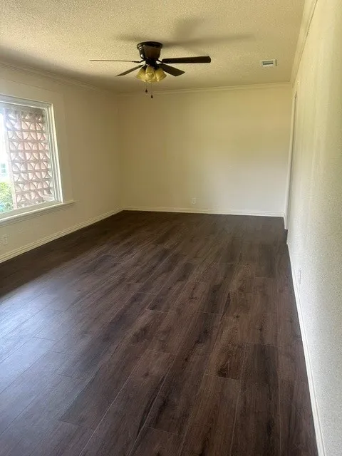 Single Family Residence For Sale in Grayson County , 106 Tipton Street, Whitesboro, Texas 76273, 3 Bedroom, 1 Bathroom, Garage spaces, 1,435 Sqft, built in 1968, mls#21313582, Real Estate Agent in Whitesboro, Homes For Sale in Grayson county, Homes For Sale in Whitesboro, Realtor in Whitesboro Texas, Real Estate Brokerage Independent Realty Texas, Luminita Cordes Realtor