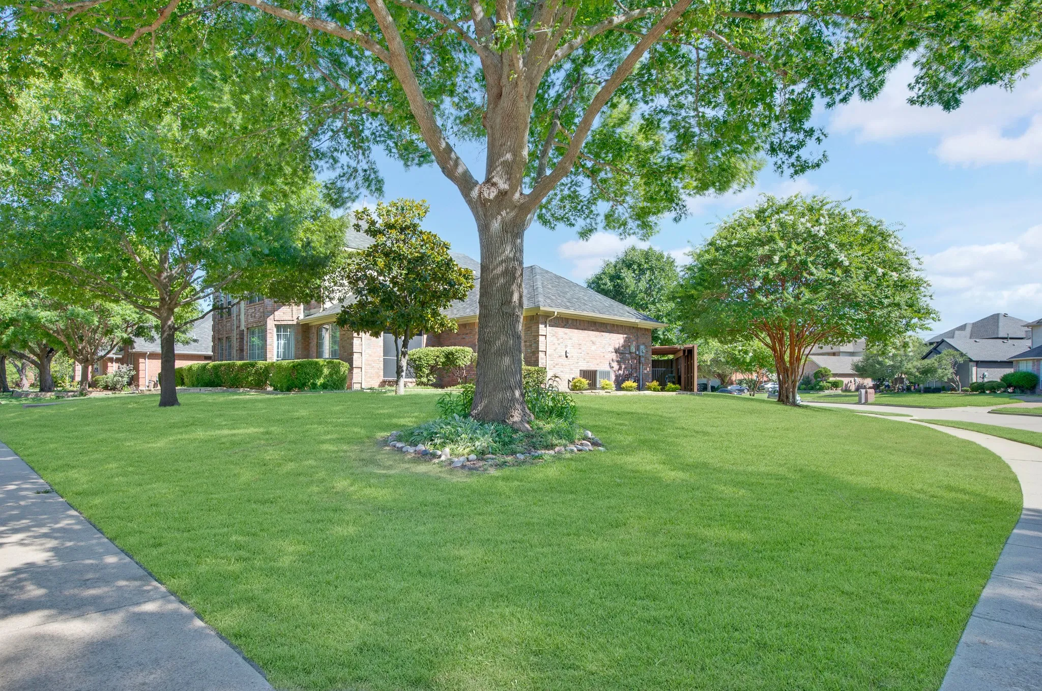 Single Family Residence For Sale in Collin County , 11113 Jereme Trail, Frisco, Texas 75035, 4 Bedroom, 3 Bathroom, 3 Garage spaces, 2,523 Sqft, built in 1995, mls#21313539, Real Estate Agent in Frisco, Homes For Sale in Collin county, Homes For Sale in Frisco, Realtor in Frisco Texas, Real Estate Brokerage Independent Realty Texas, Luminita Cordes Realtor