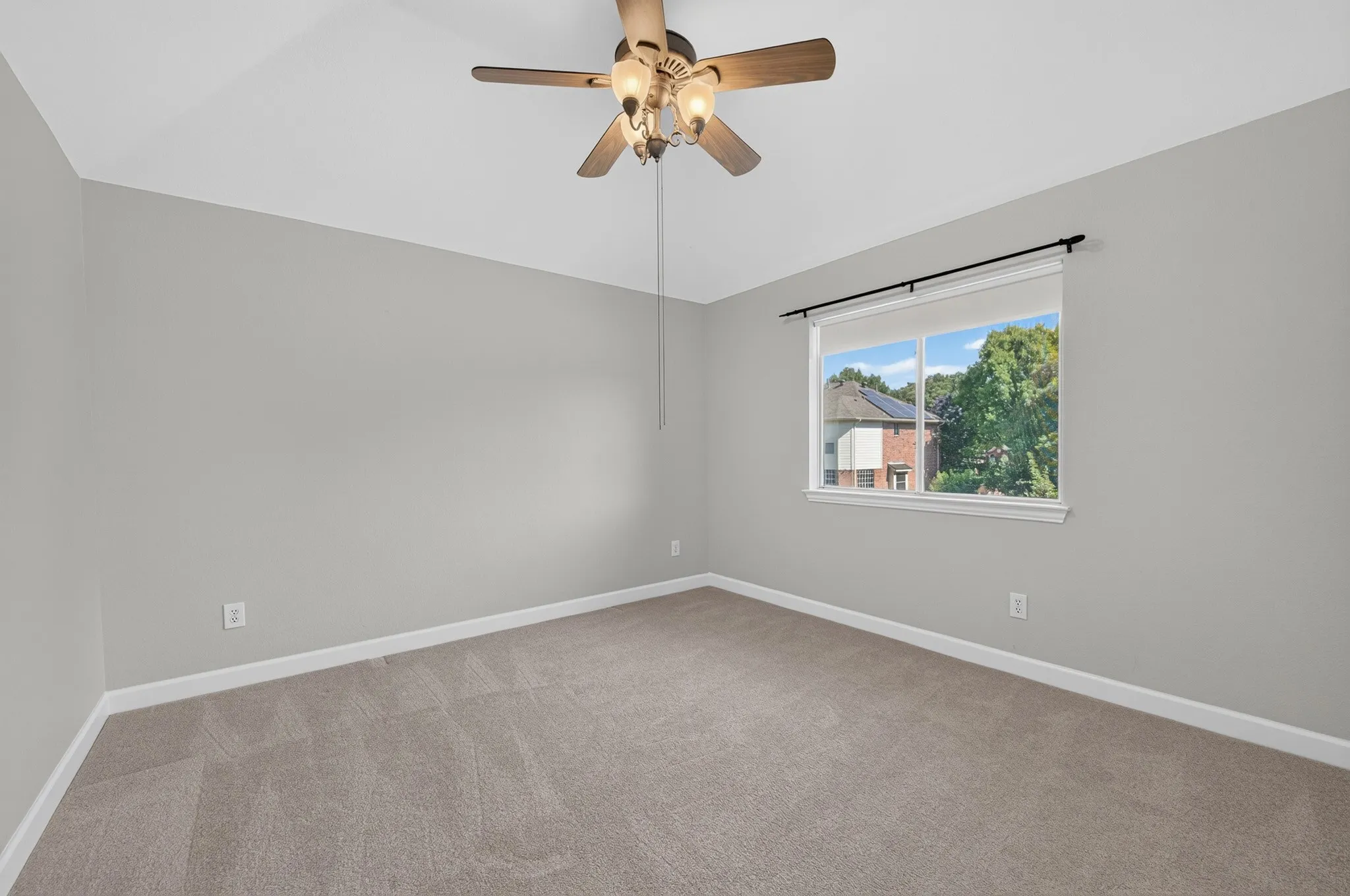 Single Family Residence For Sale in Collin County , 11113 Jereme Trail, Frisco, Texas 75035, 4 Bedroom, 3 Bathroom, 3 Garage spaces, 2,523 Sqft, built in 1995, mls#21313539, Real Estate Agent in Frisco, Homes For Sale in Collin county, Homes For Sale in Frisco, Realtor in Frisco Texas, Real Estate Brokerage Independent Realty Texas, Luminita Cordes Realtor