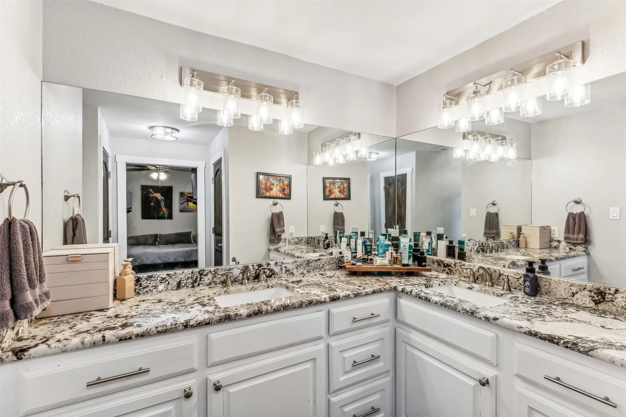 Single Family Residence For Sale in Johnson County , 304 W Links Drive, Godley, Texas 76044, 3 Bedroom, 2 Bathroom, 2 Garage spaces, 2,350 Sqft, built in 1966, mls#21311983, Real Estate Agent in Godley, Homes For Sale in Johnson county, Homes For Sale in Godley, Realtor in Godley Texas, Real Estate Brokerage Independent Realty Texas, Luminita Cordes Realtor