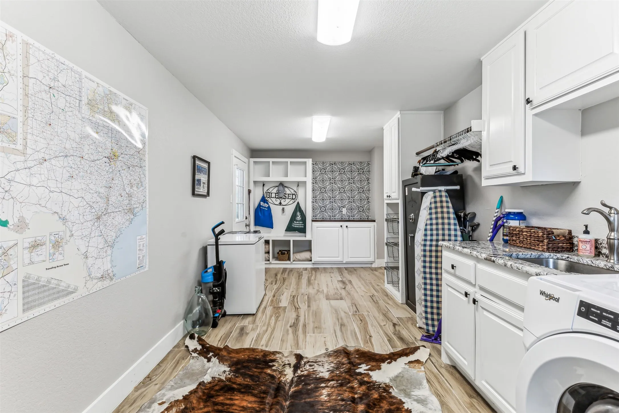 Single Family Residence For Sale in Johnson County , 304 W Links Drive, Godley, Texas 76044, 3 Bedroom, 2 Bathroom, 2 Garage spaces, 2,350 Sqft, built in 1966, mls#21311983, Real Estate Agent in Godley, Homes For Sale in Johnson county, Homes For Sale in Godley, Realtor in Godley Texas, Real Estate Brokerage Independent Realty Texas, Luminita Cordes Realtor