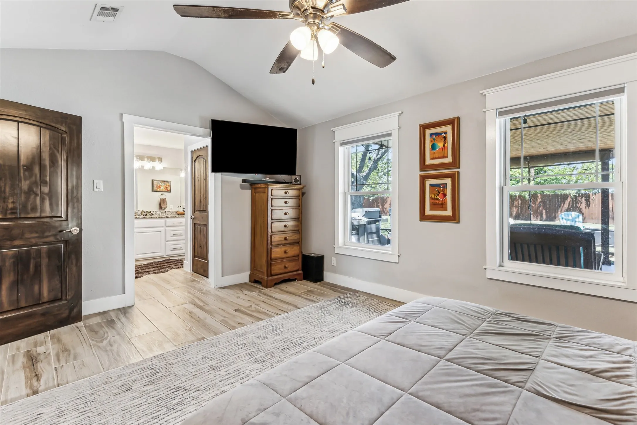 Single Family Residence For Sale in Johnson County , 304 W Links Drive, Godley, Texas 76044, 3 Bedroom, 2 Bathroom, 2 Garage spaces, 2,350 Sqft, built in 1966, mls#21311983, Real Estate Agent in Godley, Homes For Sale in Johnson county, Homes For Sale in Godley, Realtor in Godley Texas, Real Estate Brokerage Independent Realty Texas, Luminita Cordes Realtor
