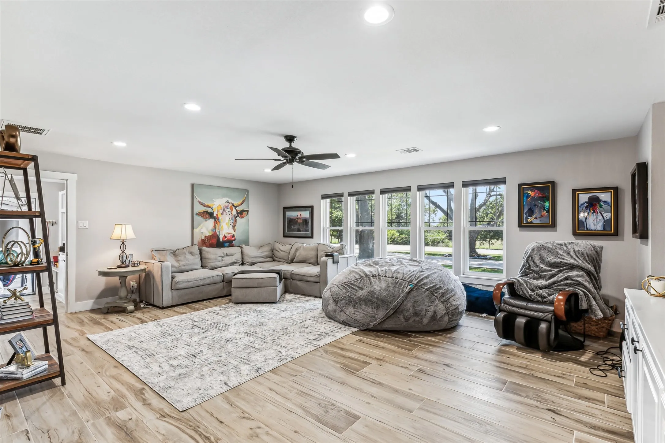 Single Family Residence For Sale in Johnson County , 304 W Links Drive, Godley, Texas 76044, 3 Bedroom, 2 Bathroom, 2 Garage spaces, 2,350 Sqft, built in 1966, mls#21311983, Real Estate Agent in Godley, Homes For Sale in Johnson county, Homes For Sale in Godley, Realtor in Godley Texas, Real Estate Brokerage Independent Realty Texas, Luminita Cordes Realtor