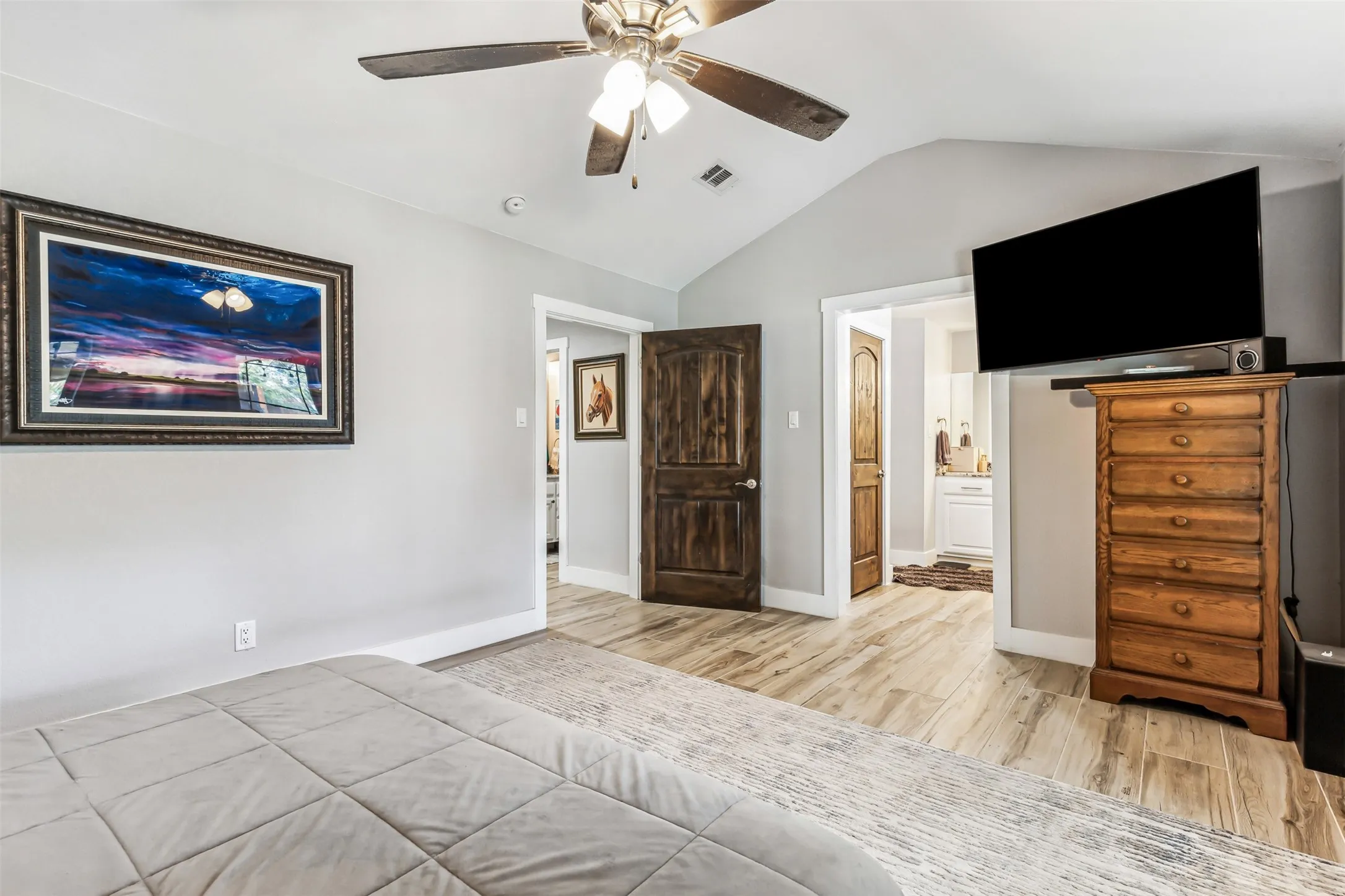 Single Family Residence For Sale in Johnson County , 304 W Links Drive, Godley, Texas 76044, 3 Bedroom, 2 Bathroom, 2 Garage spaces, 2,350 Sqft, built in 1966, mls#21311983, Real Estate Agent in Godley, Homes For Sale in Johnson county, Homes For Sale in Godley, Realtor in Godley Texas, Real Estate Brokerage Independent Realty Texas, Luminita Cordes Realtor