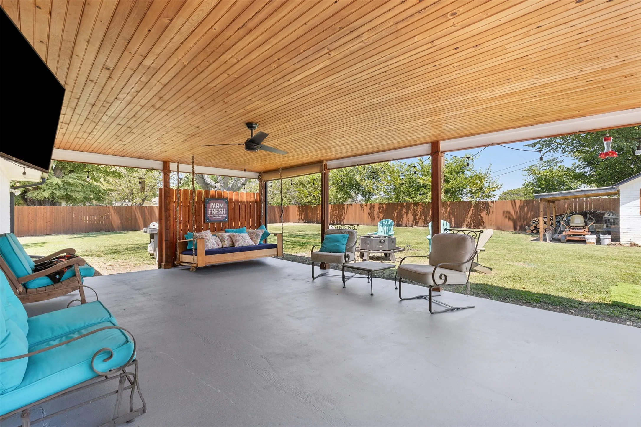 Single Family Residence For Sale in Johnson County , 304 W Links Drive, Godley, Texas 76044, 3 Bedroom, 2 Bathroom, 2 Garage spaces, 2,350 Sqft, built in 1966, mls#21311983, Real Estate Agent in Godley, Homes For Sale in Johnson county, Homes For Sale in Godley, Realtor in Godley Texas, Real Estate Brokerage Independent Realty Texas, Luminita Cordes Realtor