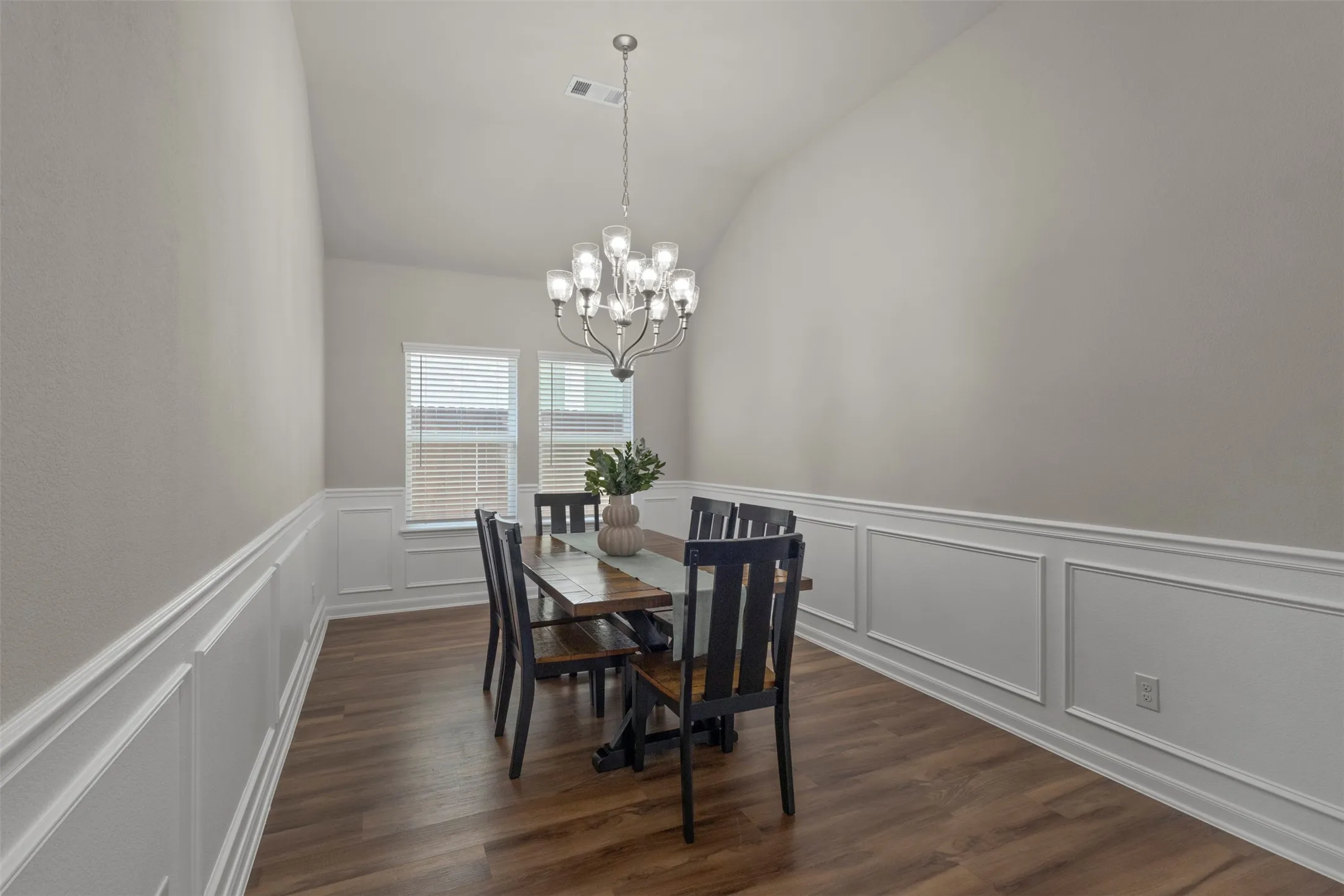 Single Family Residence For Sale in Kaufman County , 2092 Hartley Drive, Forney, Texas 75126, 3 Bedroom, 2 Bathroom, 2 Garage spaces, 1,916 Sqft, built in 2021, mls#21313588, Real Estate Agent in Forney, Homes For Sale in Kaufman county, Homes For Sale in Forney, Realtor in Forney Texas, Real Estate Brokerage Independent Realty Texas, Luminita Cordes Realtor